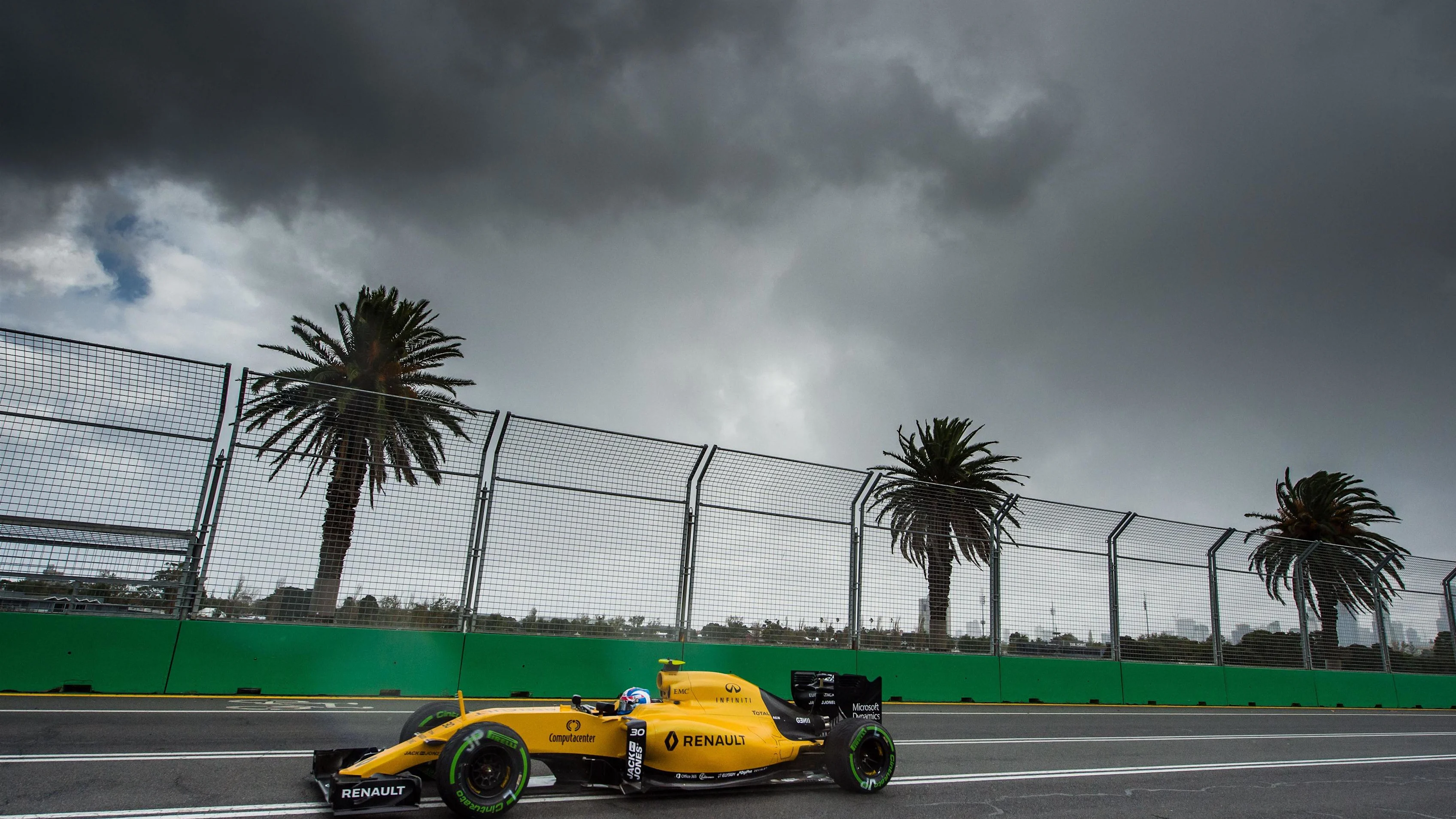Jolyon Palmer (GBR) Renault Sport F1 Team RS16 at Formula One World Championship, Rd1, Australian