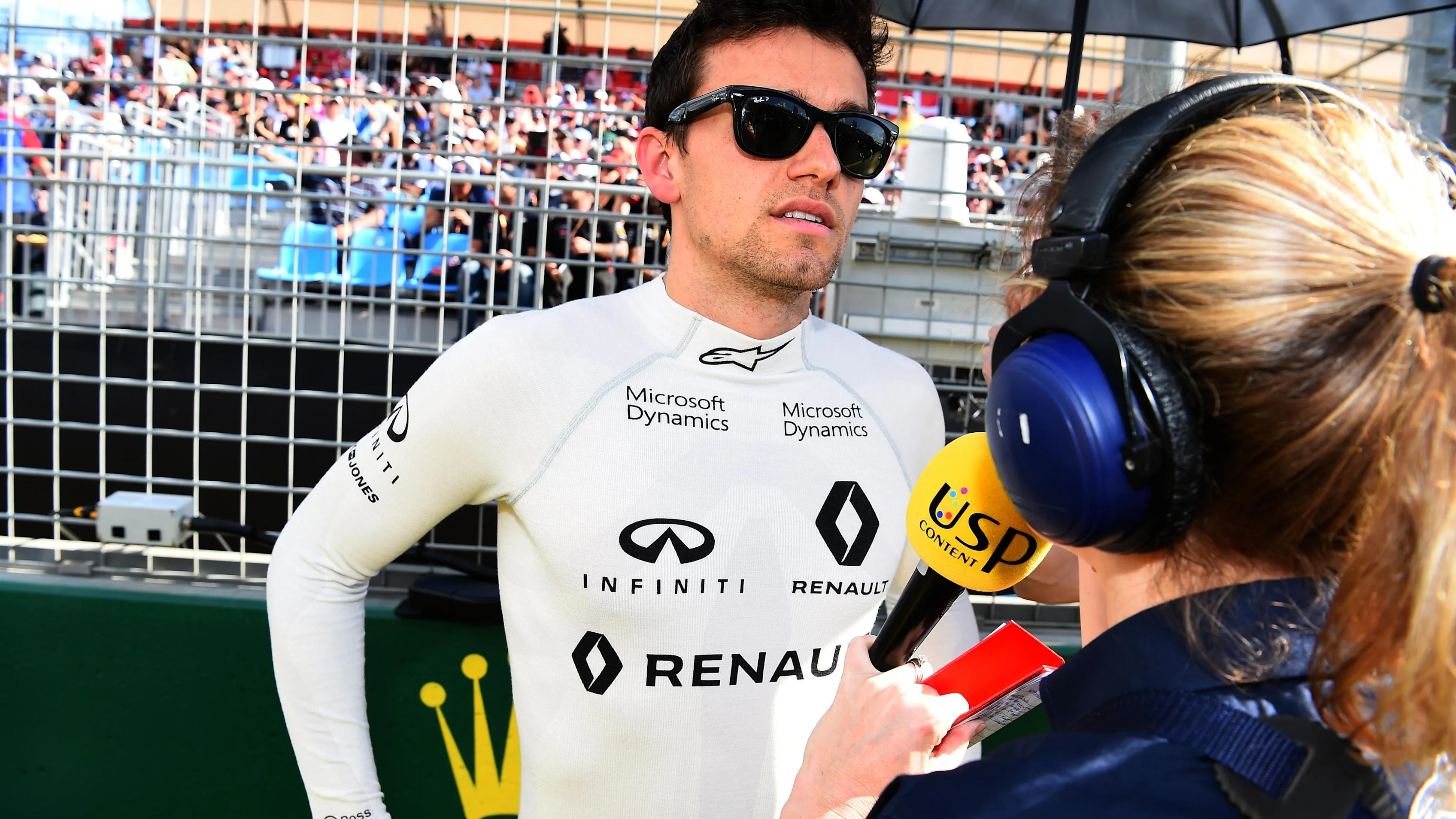 Jolyon Palmer (GBR) Renault Sport F1 Team on the grid at Formula One World Championship, Rd1,