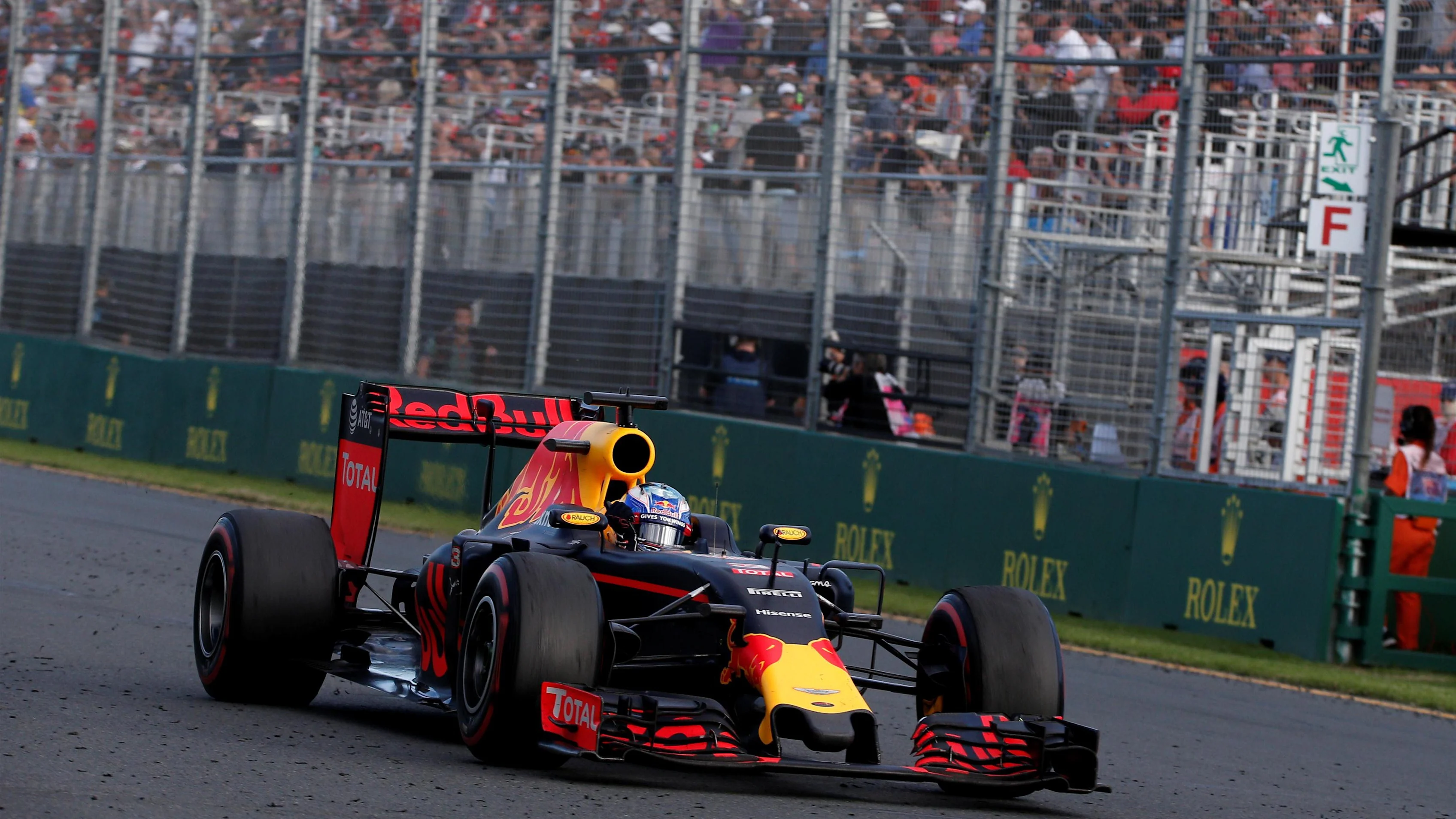 Daniel Ricciardo (AUS) Red Bull Racing RB12 crosses the line at Formula One World Championship,