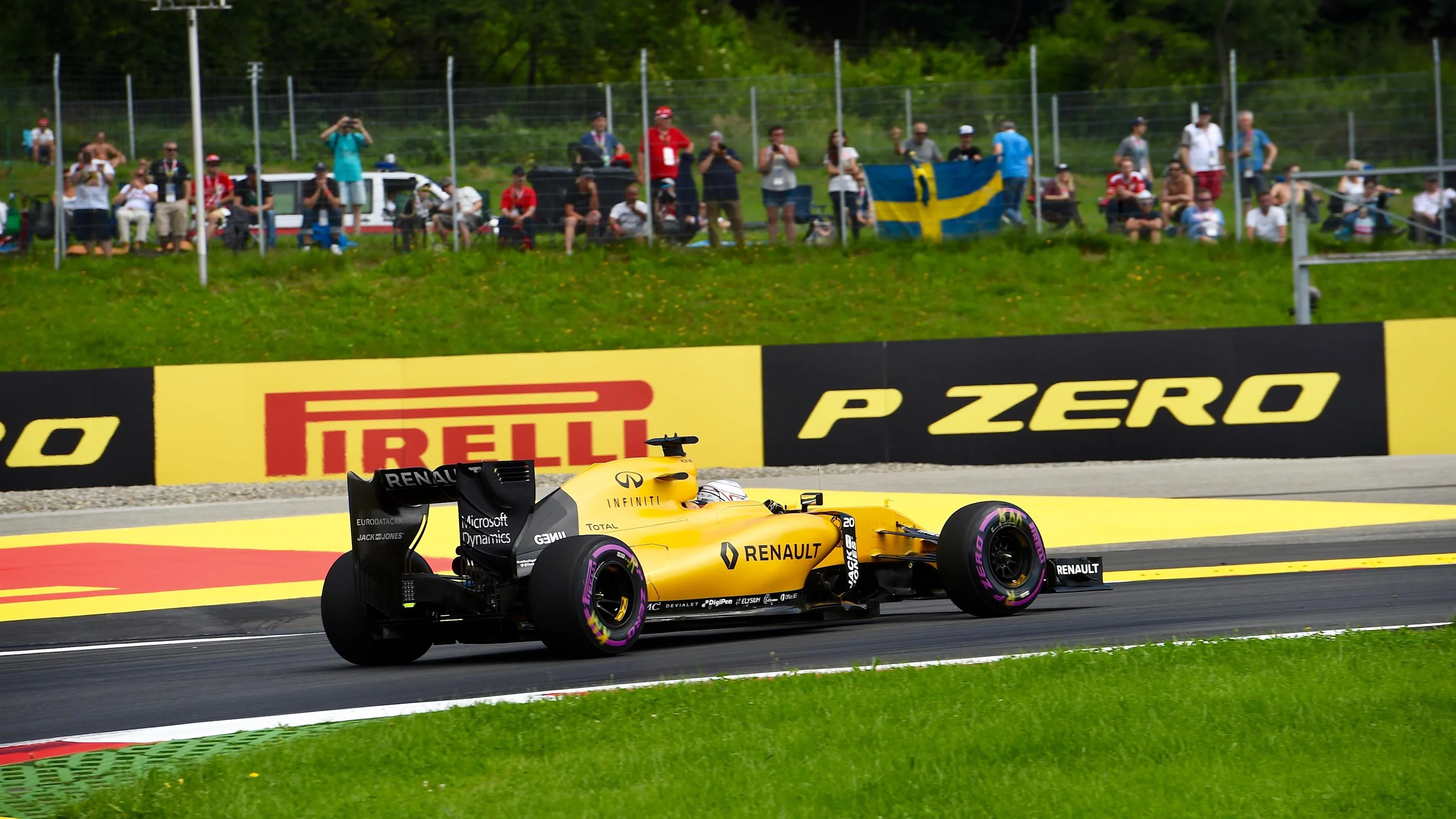 Kevin Magnussen (DEN) Renault Sport F1 Team RS16 at Formula One World Championship, Rd9, Austrian Grand Prix, Practice, Spielberg, Austria, Friday 1 July 2016. © Sutton Images