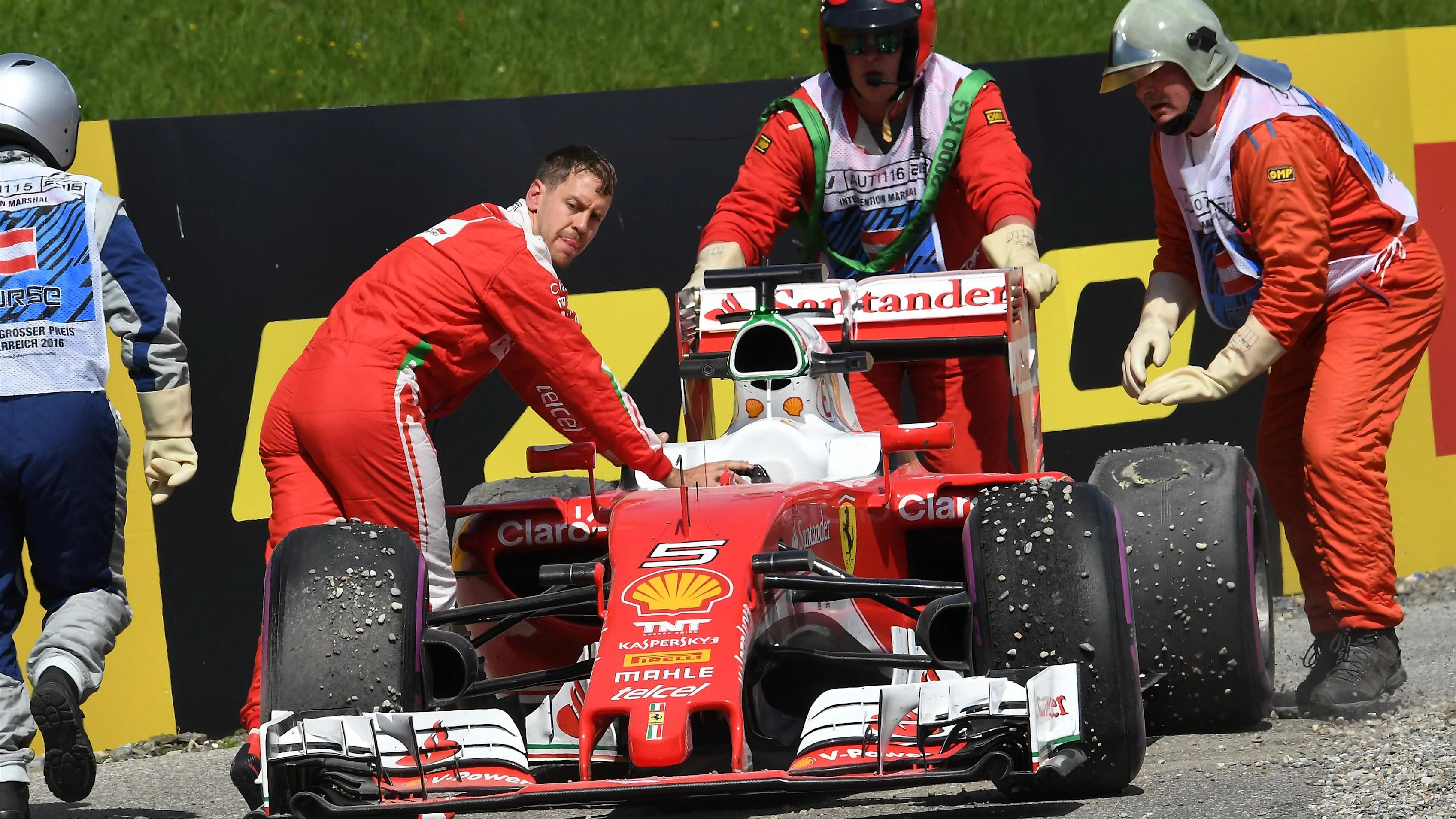 Sebastian Vettel (GER) Ferrari SF16-H span out in FP2 at Formula One World Championship, Rd9, Austrian Grand Prix, Practice, Spielberg, Austria, Friday 1 July 2016. © Sutton Images
