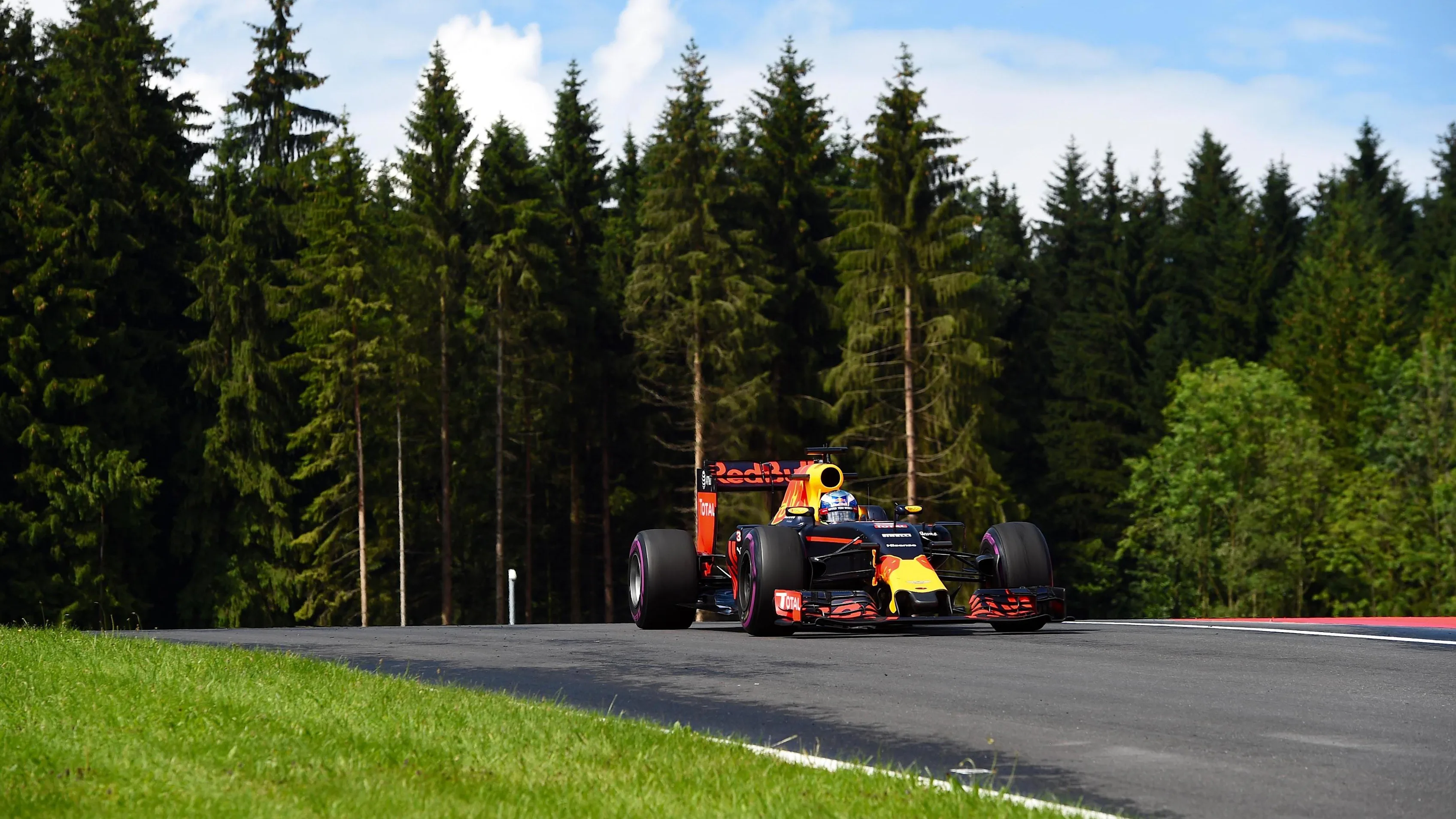 Daniel Ricciardo (AUS) Red Bull Racing RB12 at Formula One World Championship, Rd9, Austrian Grand Prix, Practice, Spielberg, Austria, Friday 1 July 2016. © Sutton Images