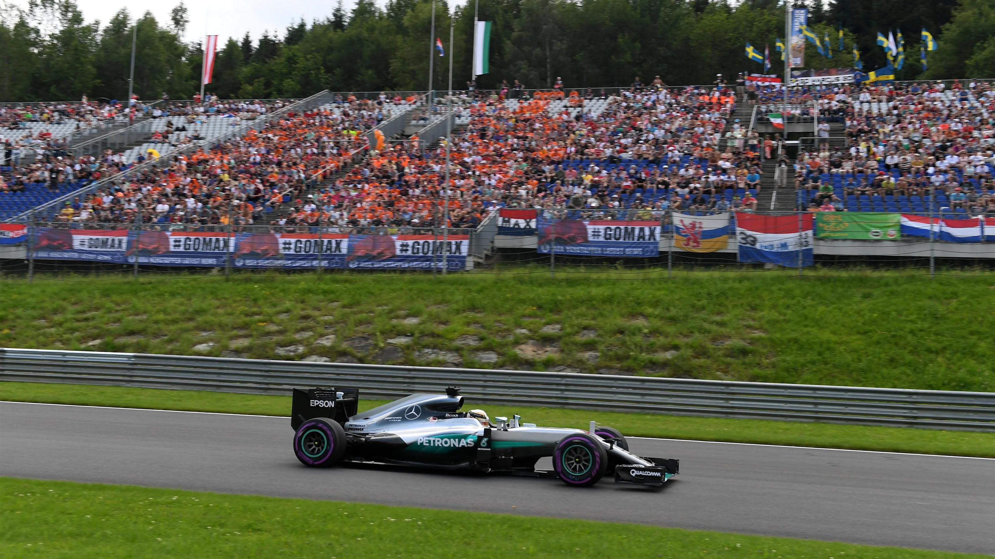 Lewis Hamilton (GBR) Mercedes-Benz F1 W07 Hybrid at Formula One World Championship, Rd9, Austrian Grand Prix, Qualifying, Spielberg, Austria, Saturday 2 July 2016. © Sutton Images