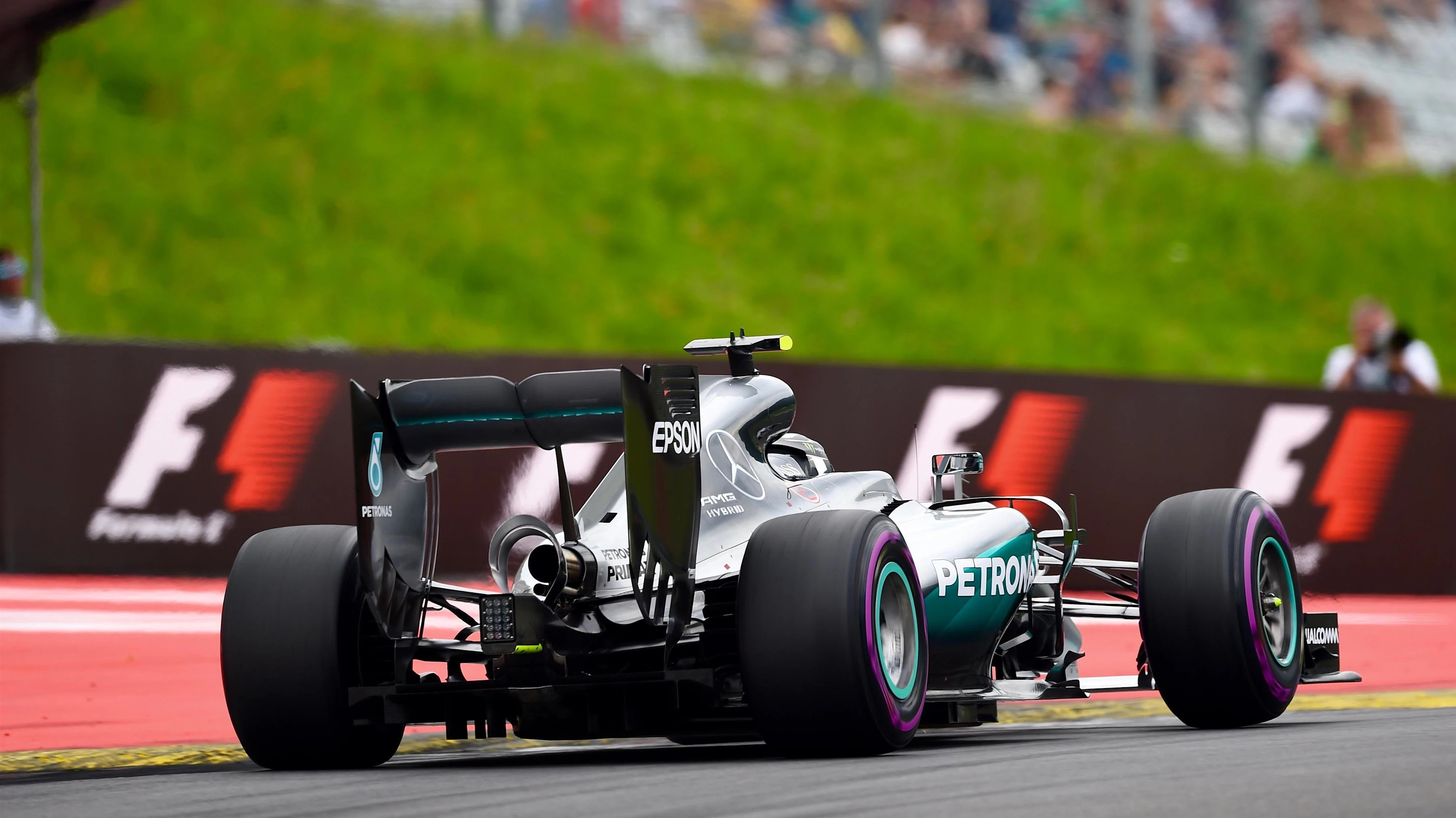 Nico Rosberg (GER) Mercedes-Benz F1 W07 Hybrid at Formula One World Championship, Rd9, Austrian Grand Prix, Qualifying, Spielberg, Austria, Saturday 2 July 2016. © Sutton Images