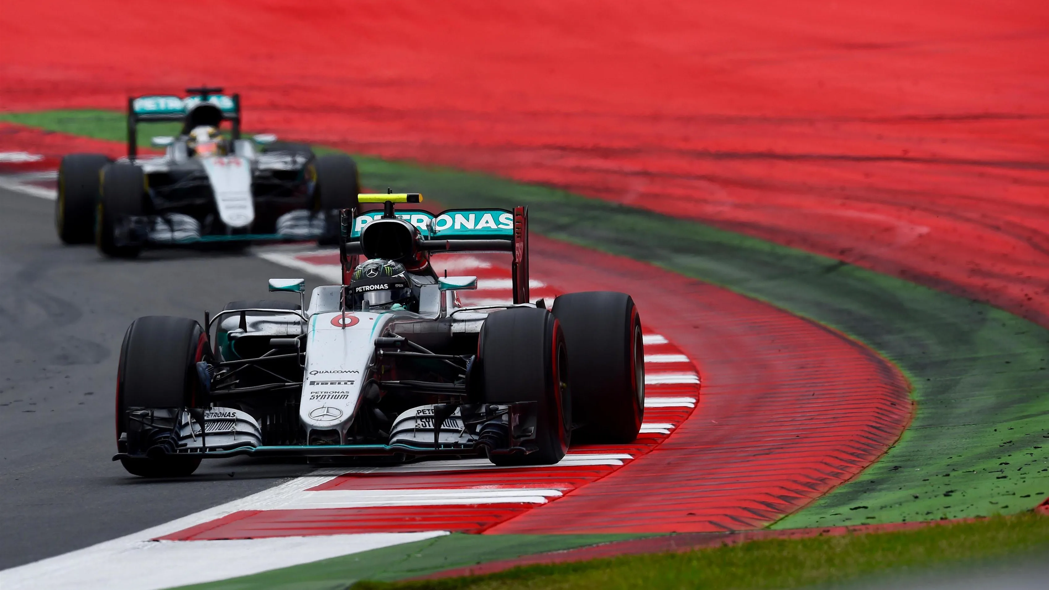 Nico Rosberg (GER) Mercedes-Benz F1 W07 Hybrid leads Lewis Hamilton (GBR) Mercedes-Benz F1 W07