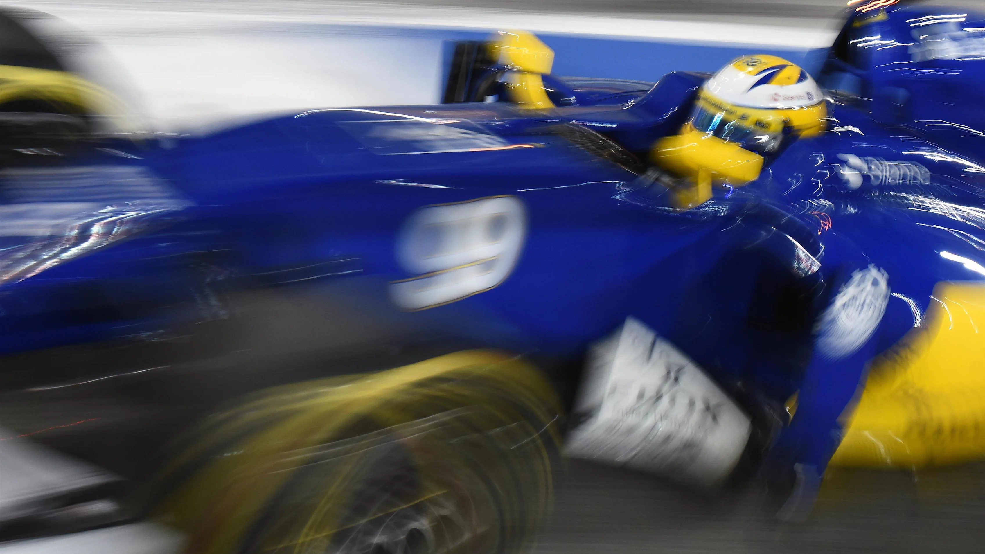 Marcus Ericsson (SWE) Sauber C35 at Formula One World Championship, Rd2, Bahrain Grand Prix