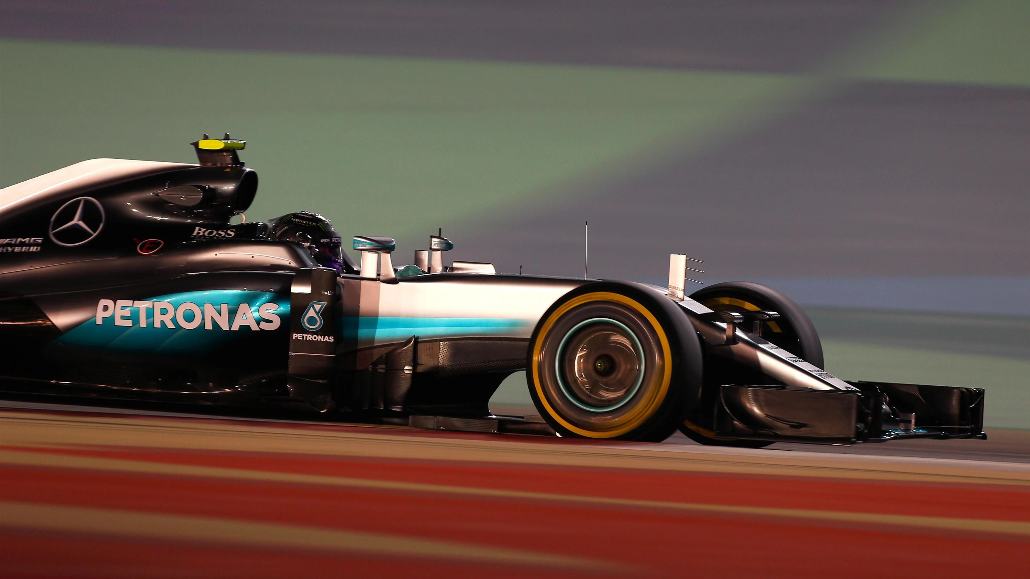 Nico Rosberg (GER) Mercedes-Benz F1 W07 Hybrid at Formula One World Championship, Rd2, Bahrain