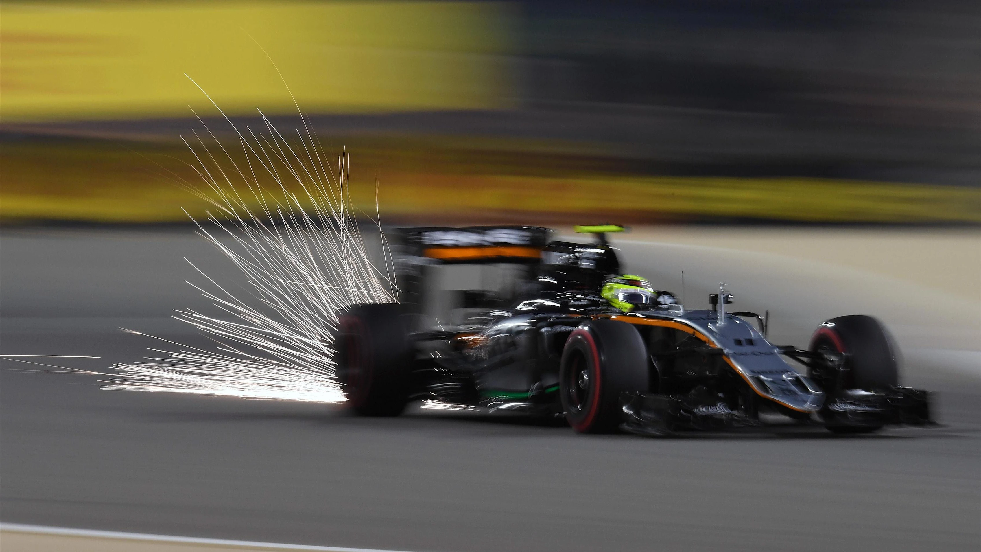 Sergio Perez (MEX) Force India VJM09 at Formula One World Championship, Rd2, Bahrain Grand Prix