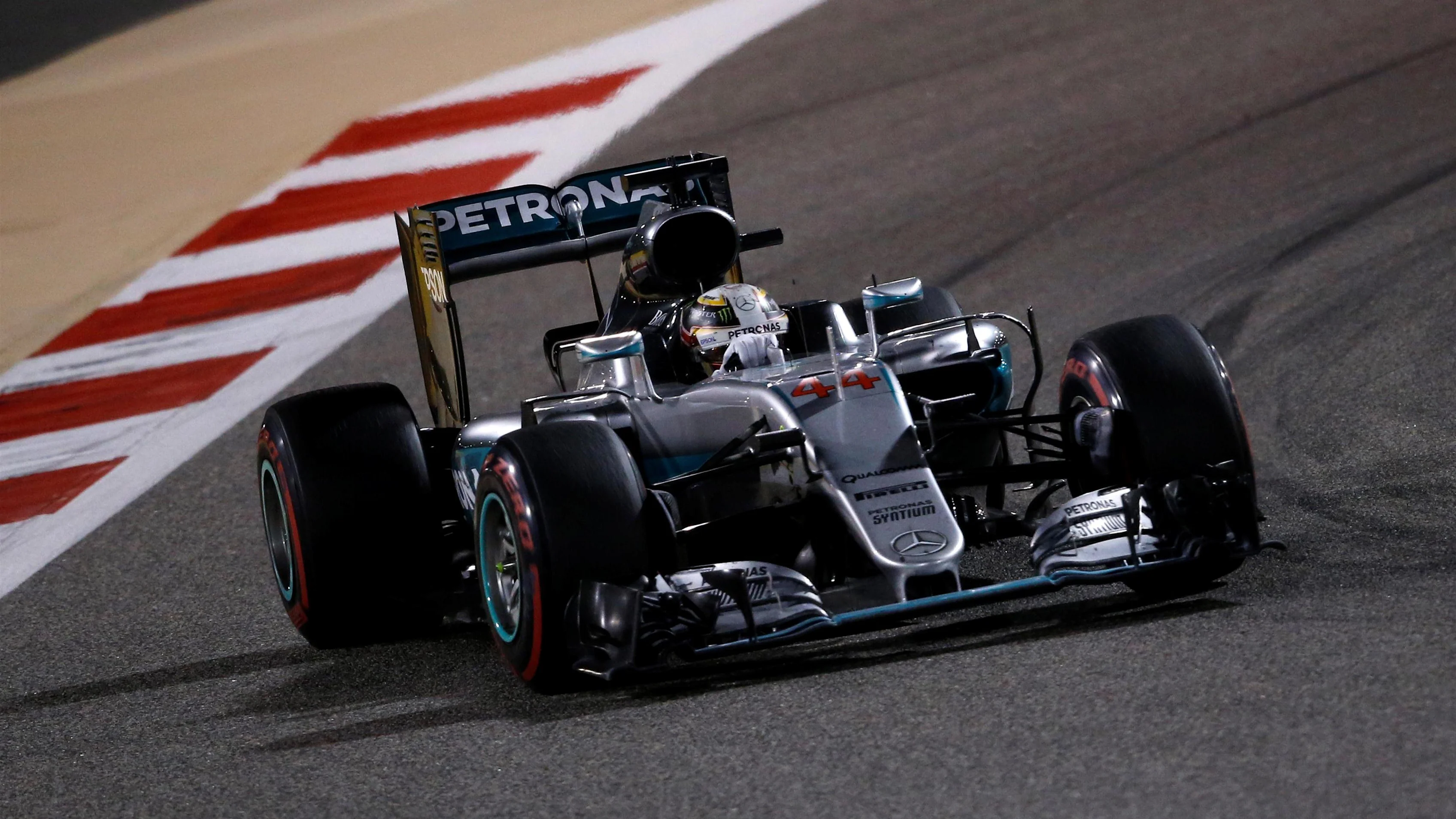 Lewis Hamilton (GBR) Mercedes-Benz F1 W07 Hybrid at Formula One World Championship, Rd2, Bahrain
