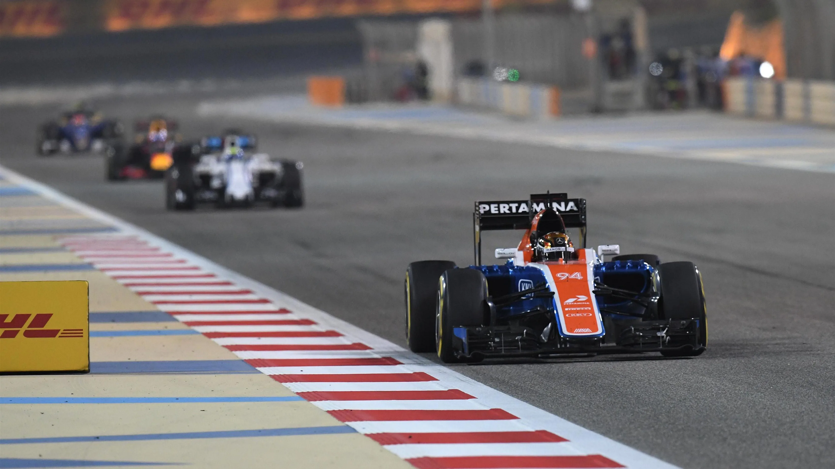 Pascal Wehrlein (GER) Manor Racing MRT05 at Formula One World Championship, Rd2, Bahrain Grand Prix