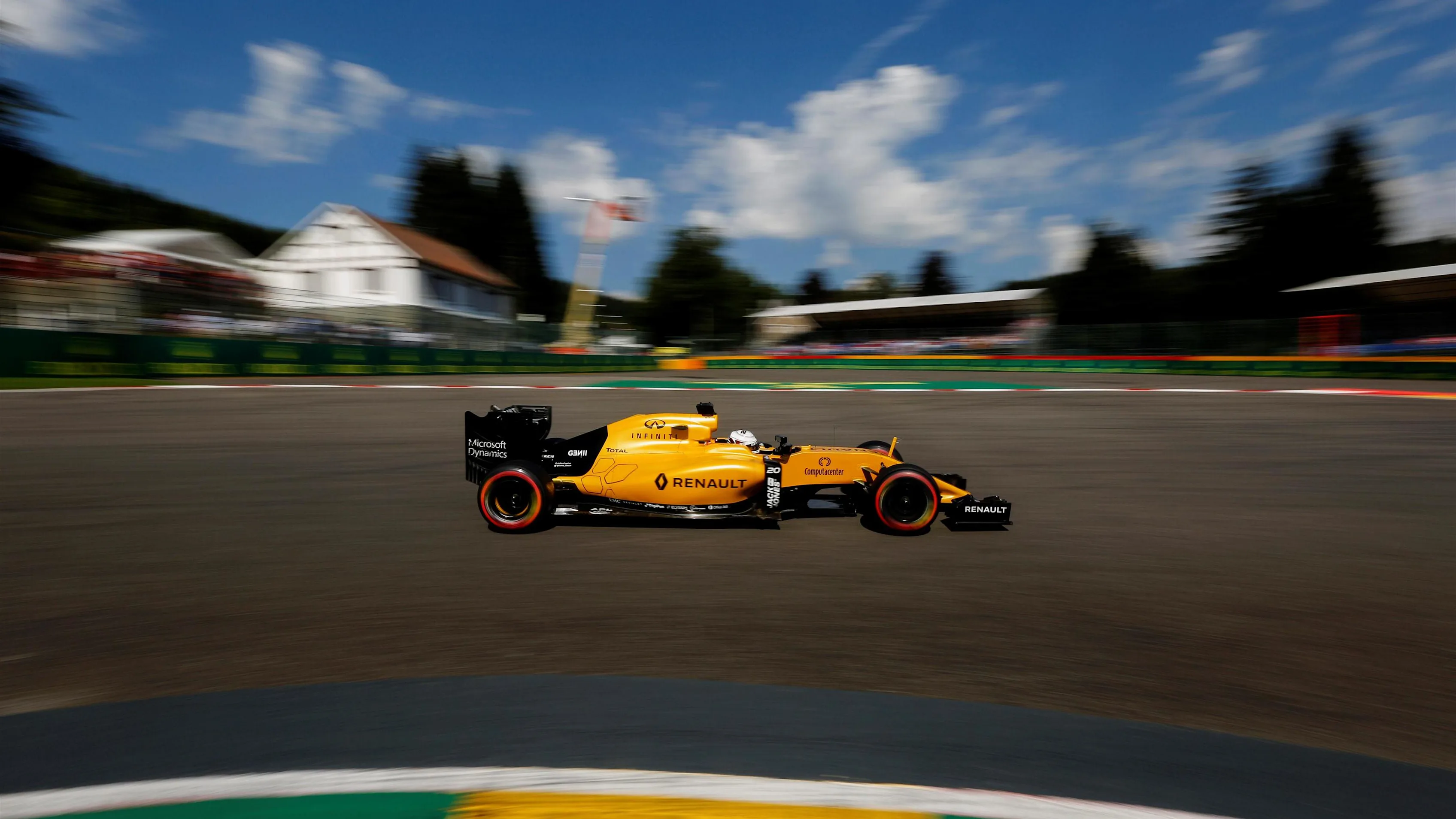 Kevin Magnussen (DEN) Renault Sport F1 Team RS16 at Formula One World Championship, Rd13, Belgian Grand Prix, Qualifying, Spa Francorchamps, Belgium, Saturday 27 August 2016. © Sutton Images