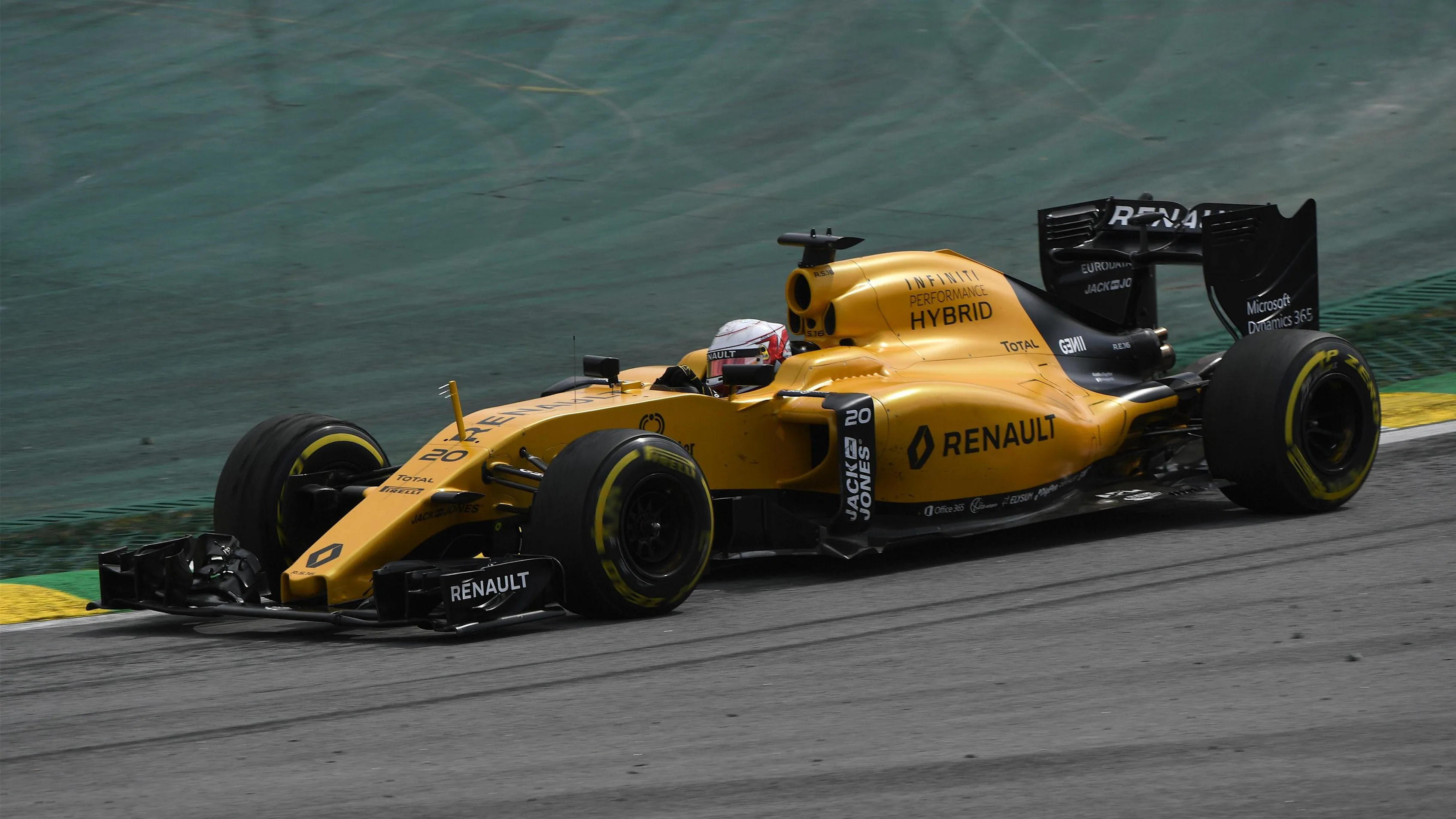 Kevin Magnussen (DEN) Renault Sport F1 Team RS16 at Formula One World Championship, Rd20, Brazilian
