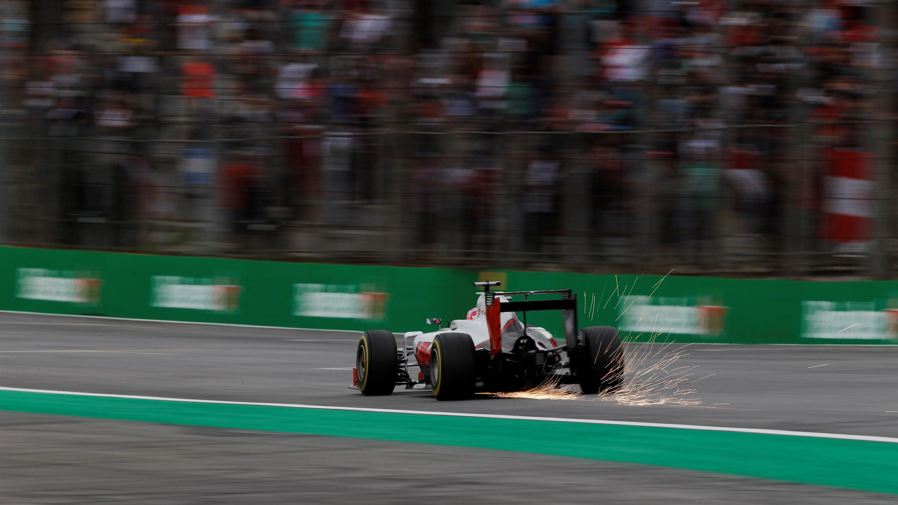 Romain Grosjean (FRA) Haas VF-16 at Formula One World Championship, Rd20, Brazilian Grand Prix, Qualifying, Interlagos, Sao Paulo, Brazil, Saturday 12 November 2016. © Sutton Images