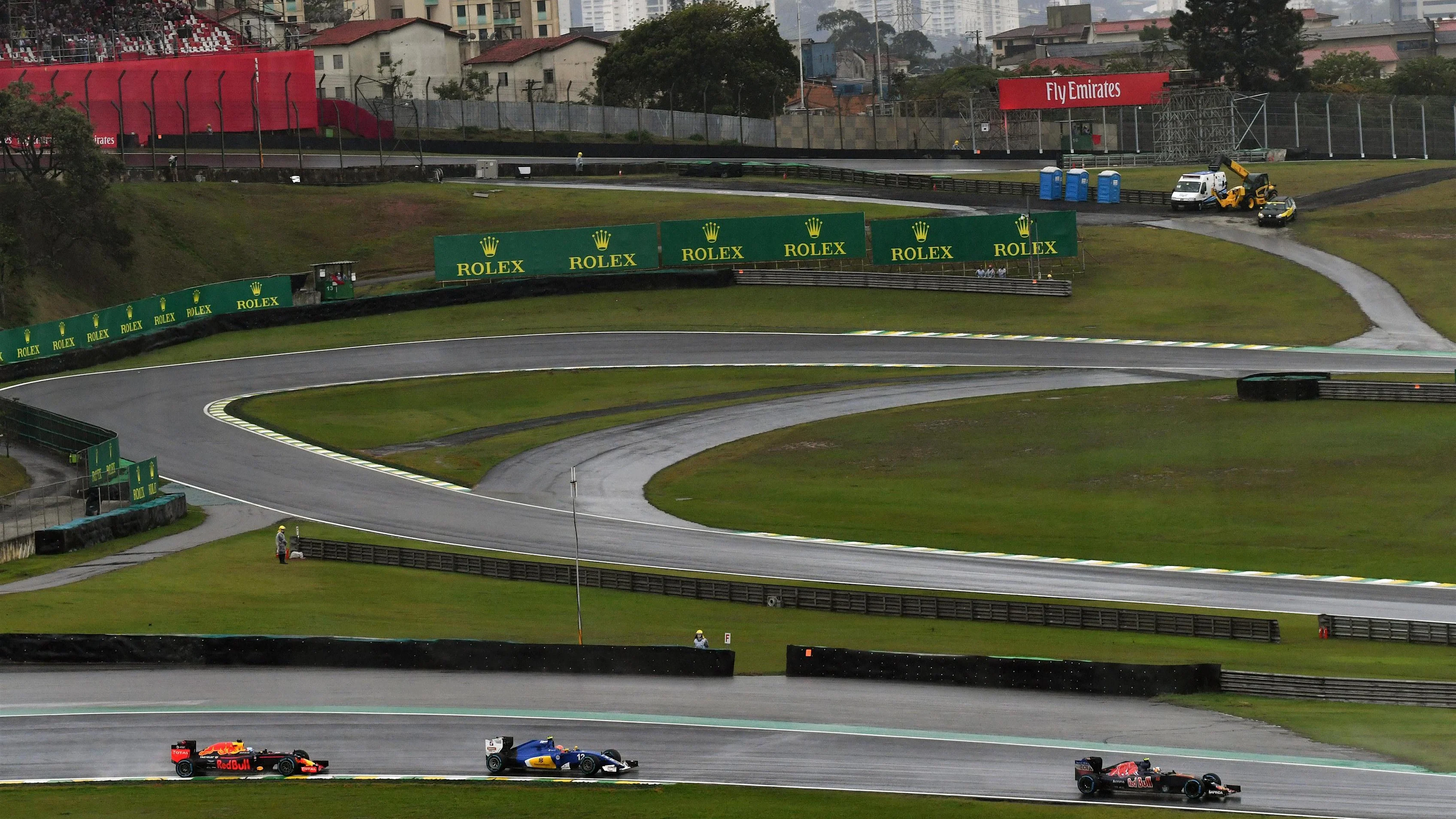 Carlos Sainz (ESP) Scuderia Toro Rosso STR11 leads Felipe Nasr (BRA) Sauber C35 and Daniel Ricciardo (AUS) Red Bull Racing RB12 at Formula One World Championship, Rd20, Brazilian Grand Prix, Race, Interlagos, Sao Paulo, Brazil, Sunday 13 November 2016. © Sutton Images