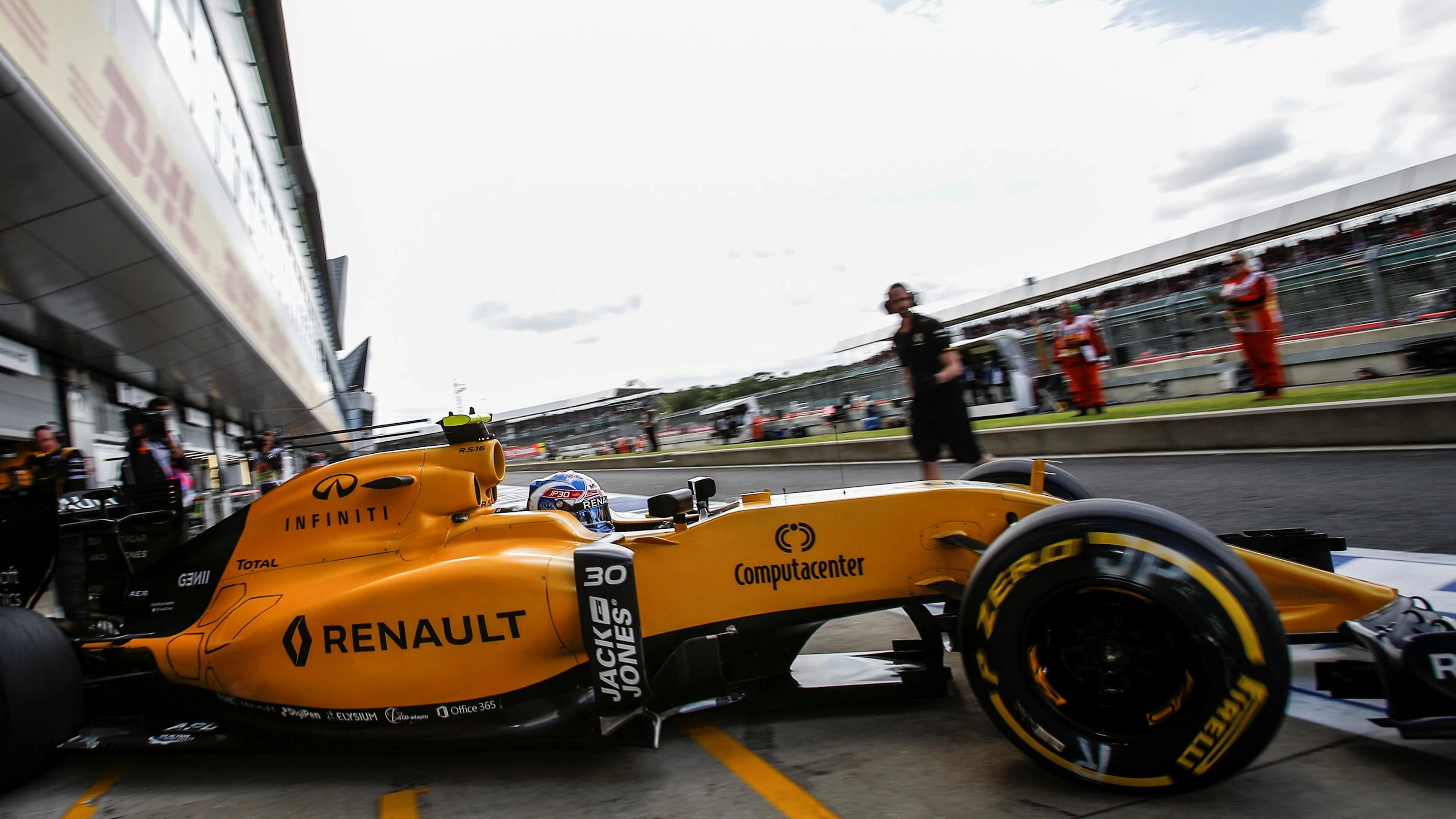 Jolyon Palmer (GBR) Renault Sport F1 Team RS16 at Formula One World Championship, Rd10, British Grand Prix, Practice, Silverstone, England, Friday 8 July 2016. © Sutton Images