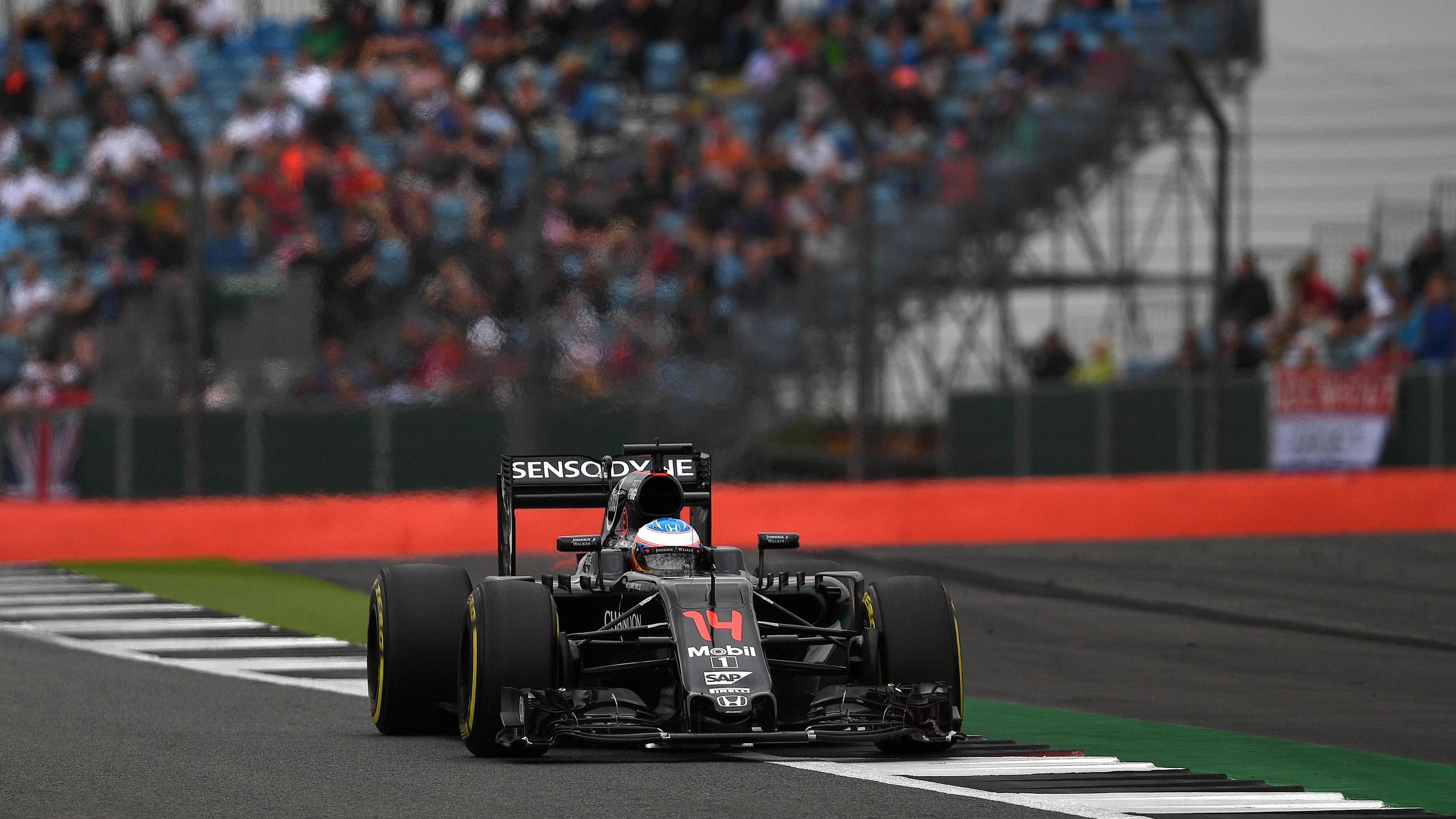 Fernando Alonso (ESP) McLaren MP4-31 at Formula One World Championship, Rd10, British Grand Prix, Qualifying, Silverstone, England, Saturday 9 July 2016. © Sutton Images