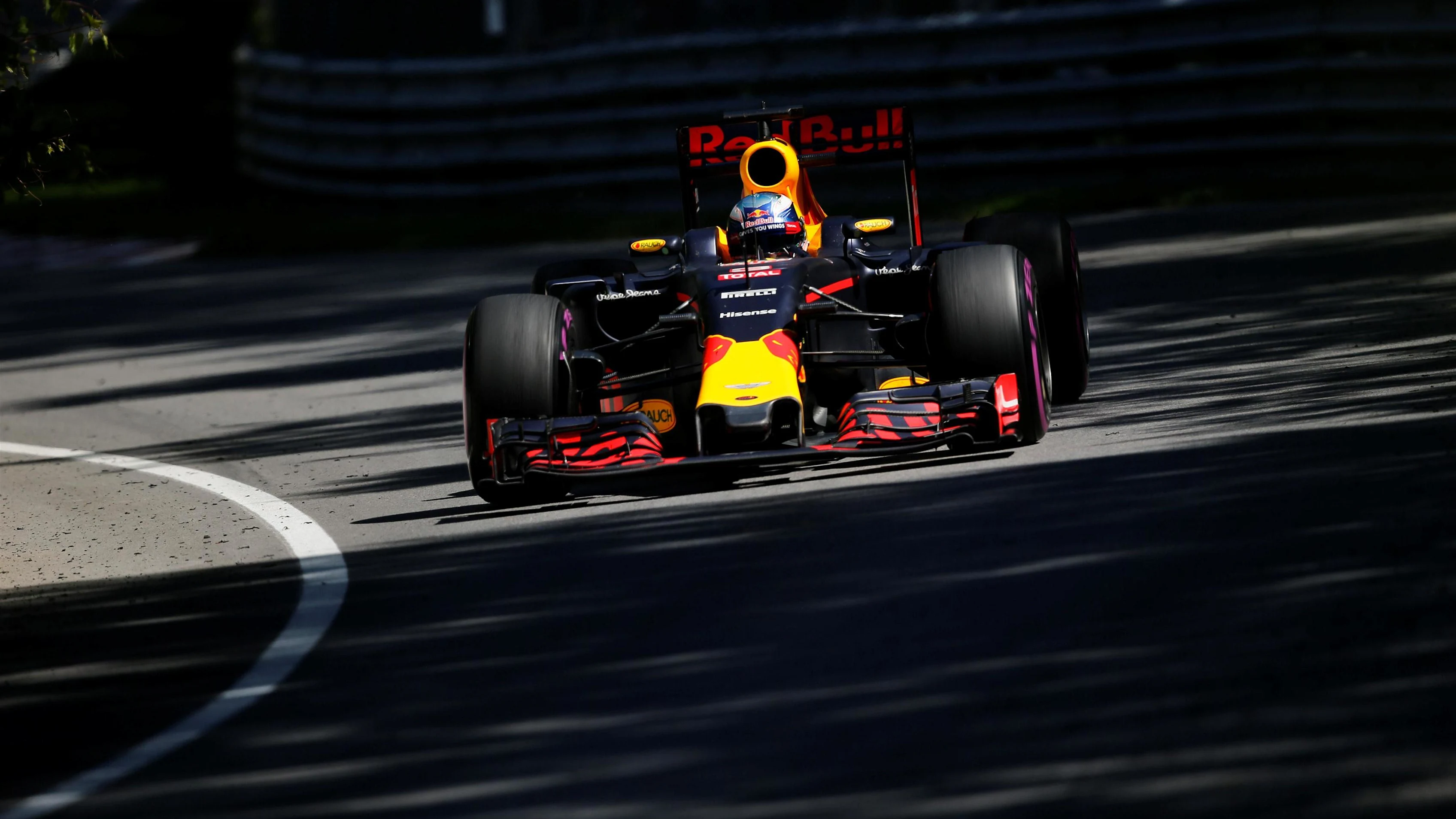 Daniel Ricciardo (AUS) Red Bull Racing RB12 at Formula One World Championship, Rd7, Canadian Grand Prix, Practice, Montreal, Canada, Friday 10 June 2016. © Sutton Images