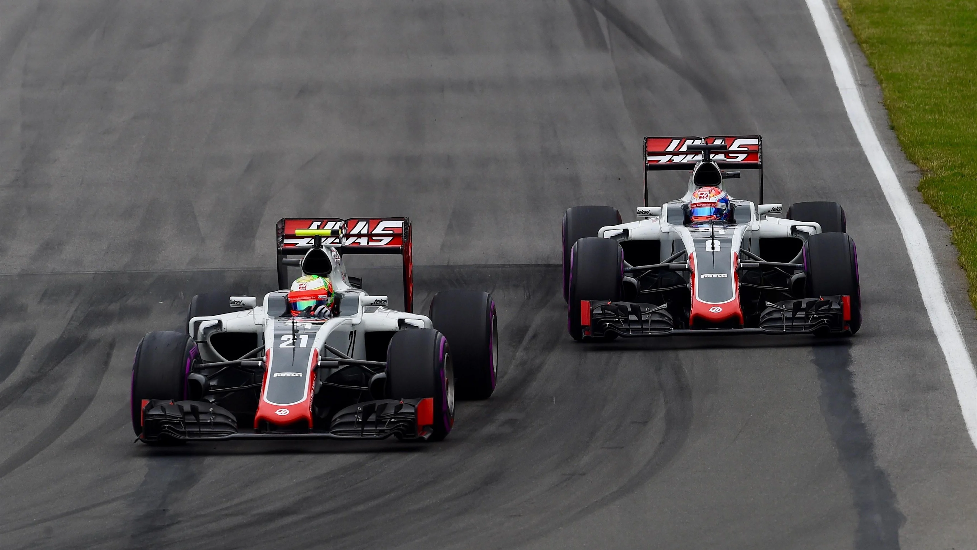 Esteban Gutierrez (MEX) Haas VF-16 and Romain Grosjean (FRA) Haas VF-16 at Formula One World