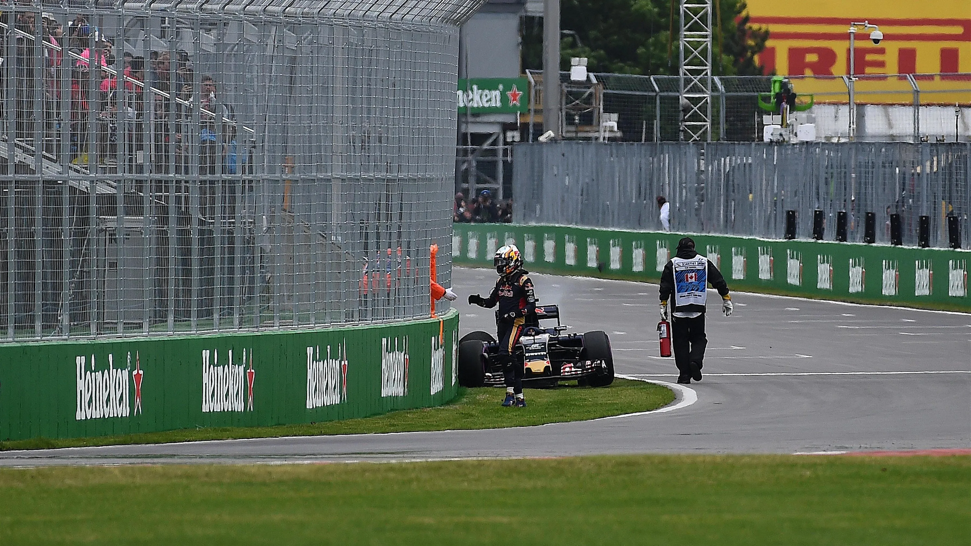 The crashed car of Carlos Sainz jr (ESP) Scuderia Toro Rosso STR11 is recovered at Formula One World Championship, Rd7, Canadian Grand Prix, Qualifying, Montreal, Canada, Saturday 11 June 2016. © Sutton Images