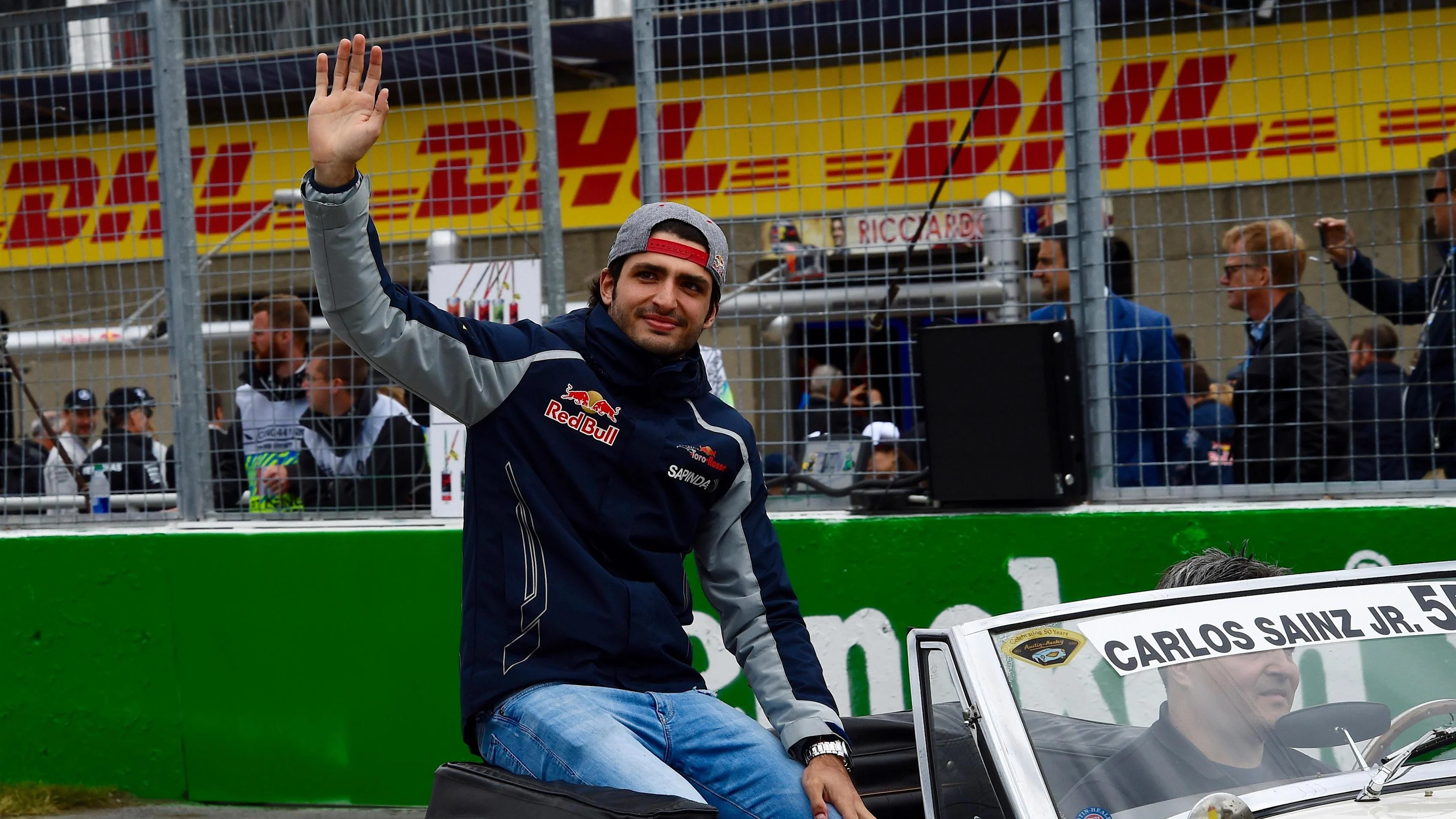 Carlos Sainz jr (ESP) Scuderia Toro Rosso on the drivers parade at Formula One World Championship,