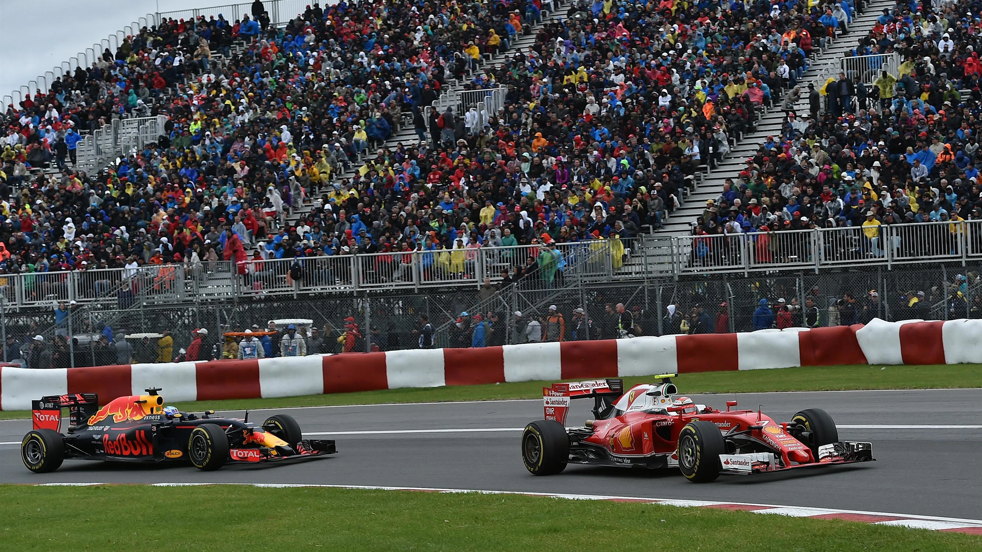 Kimi Raikkonen (FIN) Ferrari SF16-H leads Daniel Ricciardo (AUS) Red Bull Racing RB12 at Formula One World Championship, Rd7, Canadian Grand Prix, Race, Montreal, Canada, Sunday 12 June 2016. © Sutton Images