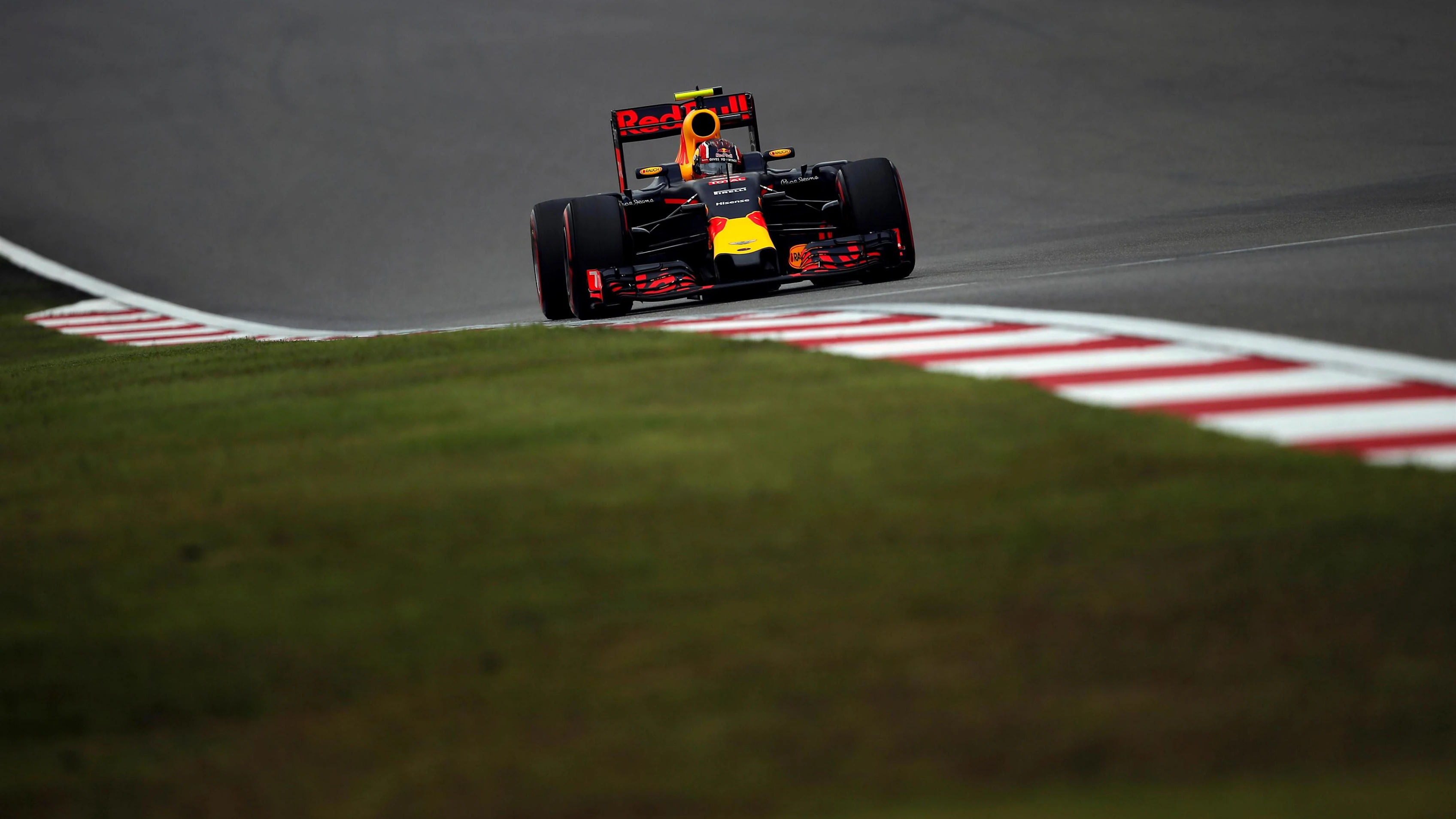 Daniil Kvyat (RUS) Red Bull Racing RB12 at Formula One World Championship, Rd3, Chinese Grand Prix,