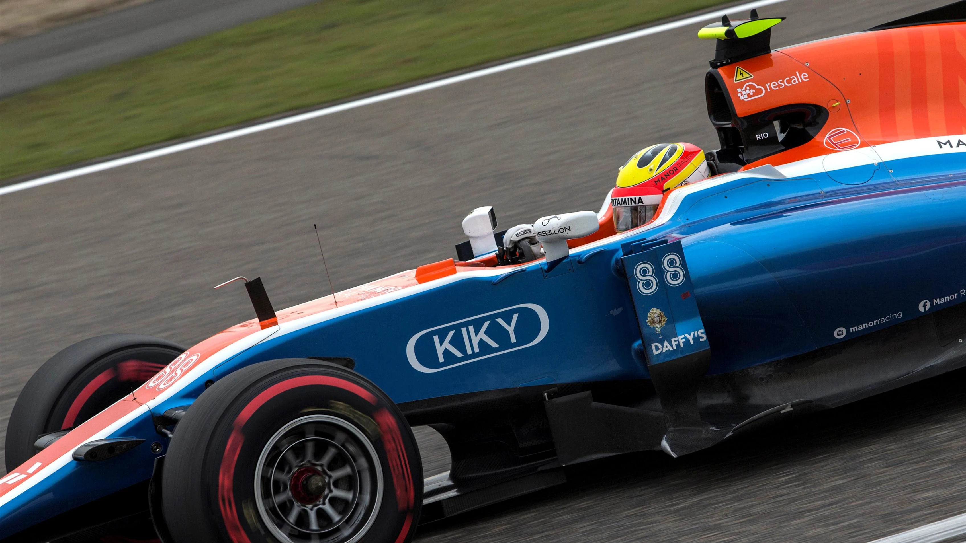 Rio Haryanto (IDN) Manor Racing MRT05 at Formula One World Championship, Rd3, Chinese Grand Prix, Qualifying, Shanghai, China, Saturday 16 April 2016. © Sutton Motorsport Images