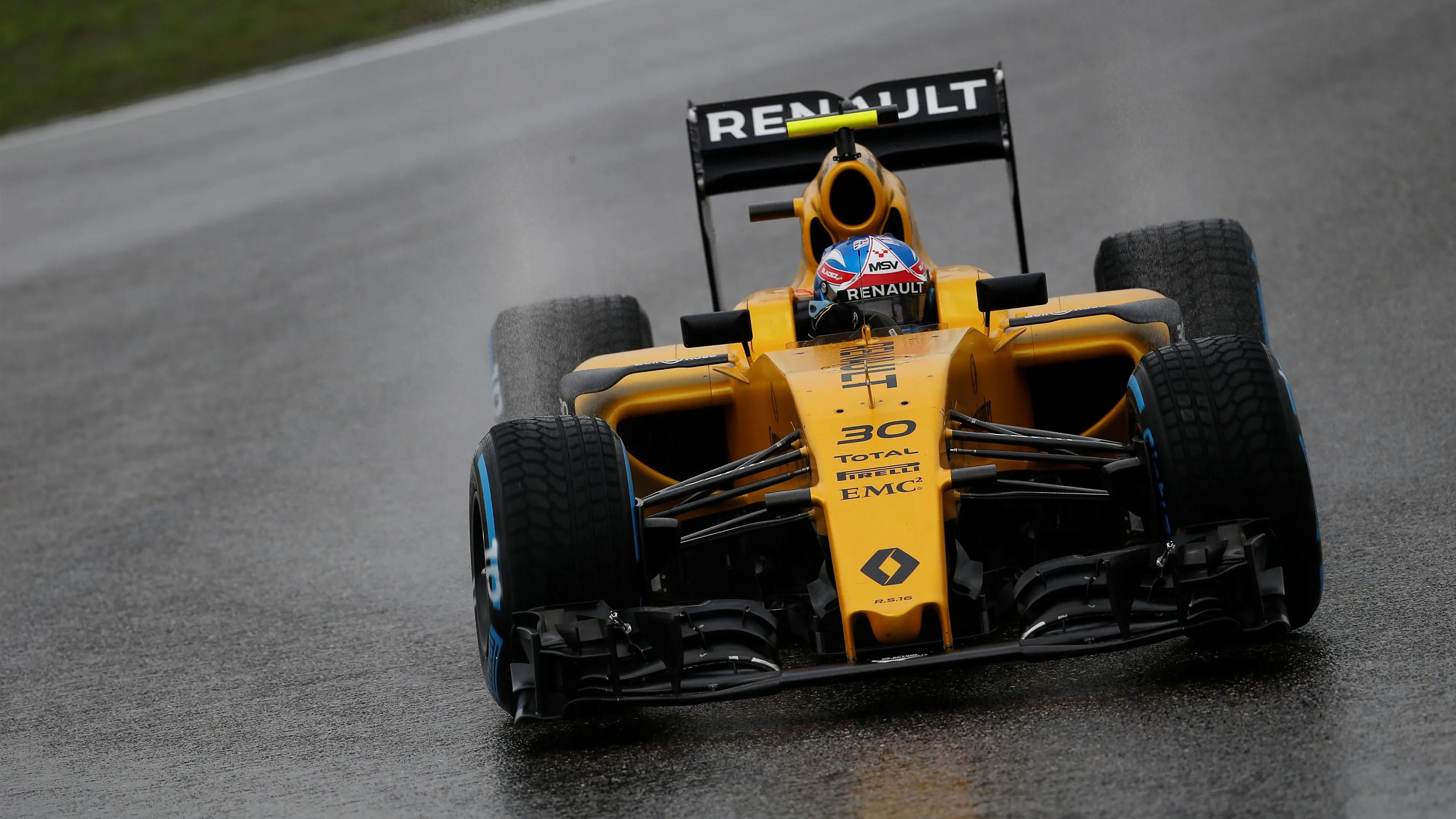 Jolyon Palmer (GBR) Renault Sport F1 Team RS16 at Formula One World Championship, Rd3, Chinese