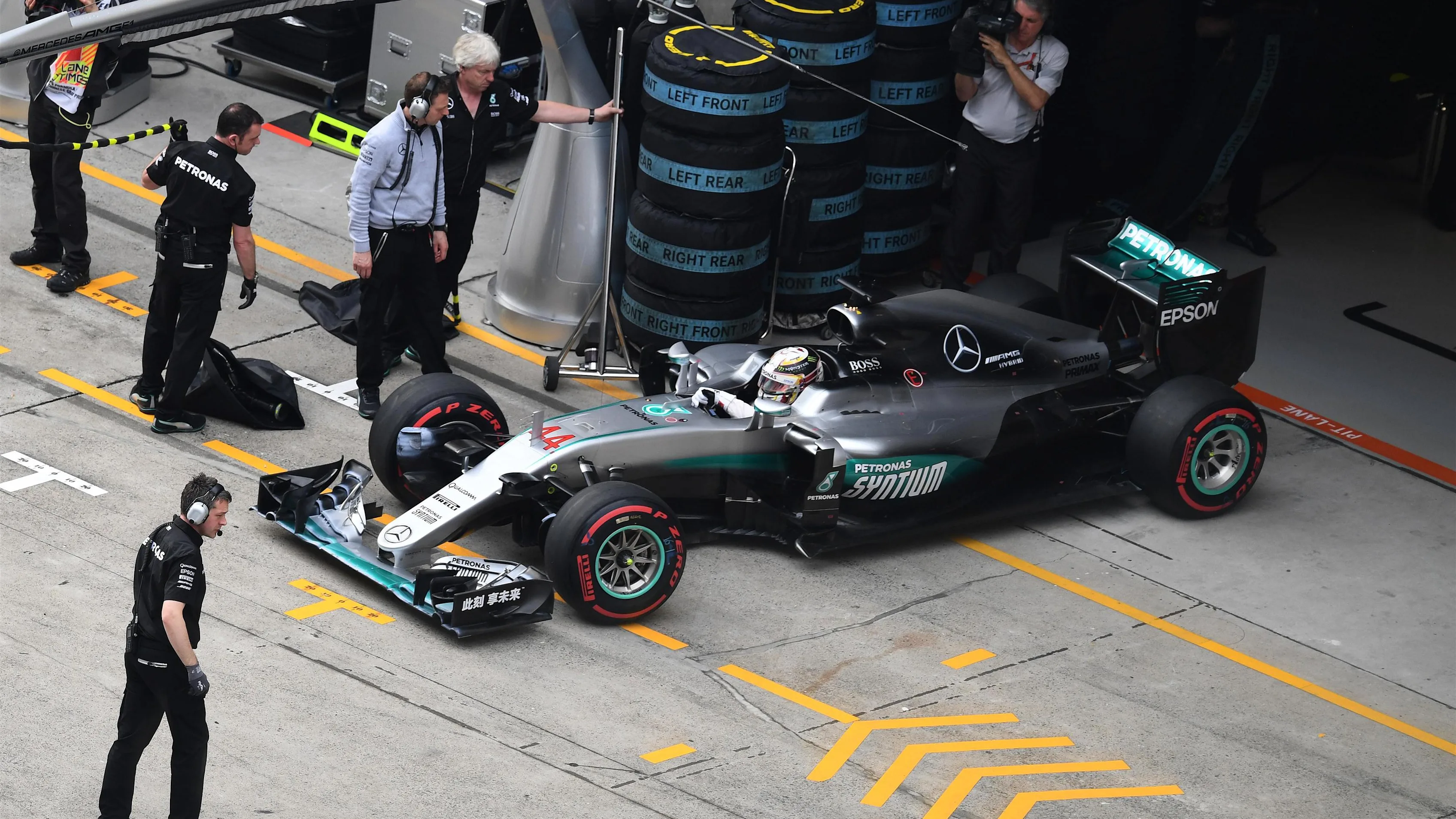 Lewis Hamilton (GBR) Mercedes-Benz F1 W07 Hybrid at Formula One World Championship, Rd3, Chinese