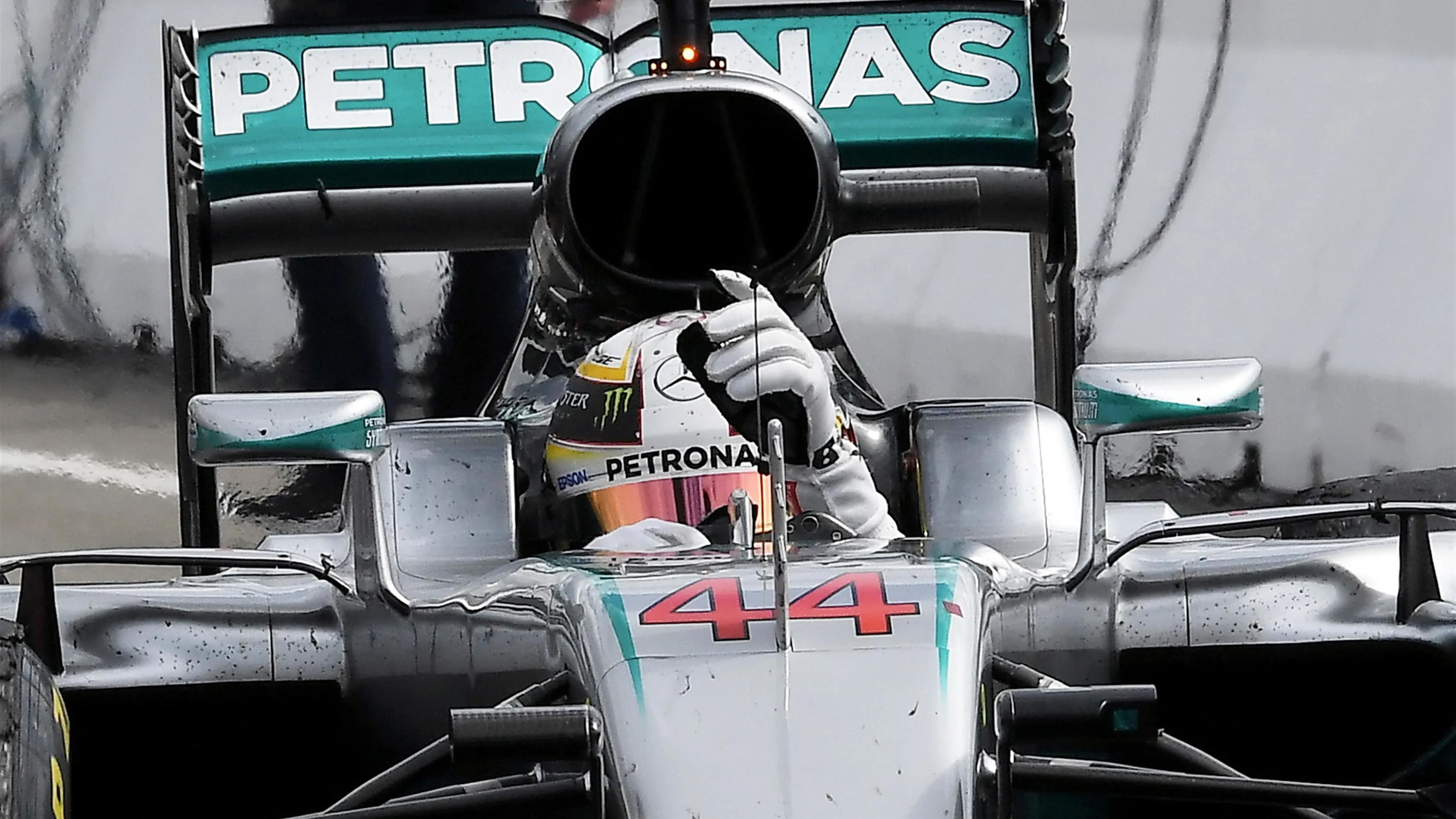Race winner Lewis Hamilton (GBR) Mercedes-Benz F1 W07 Hybrid celebrates in parc ferme at Formula