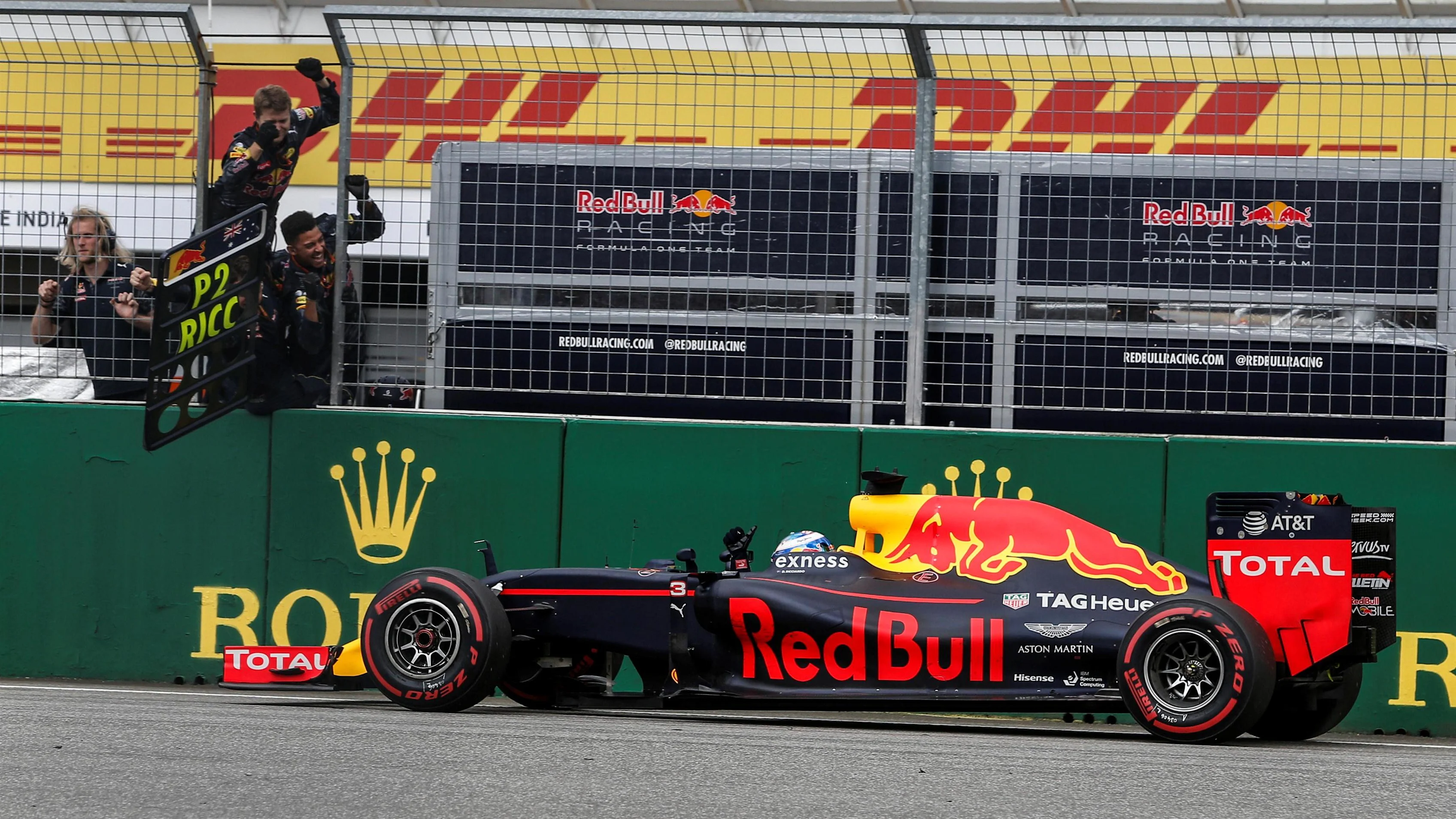 Daniel Ricciardo (AUS) Red Bull Racing RB12 crosses the line at Formula One World Championship,