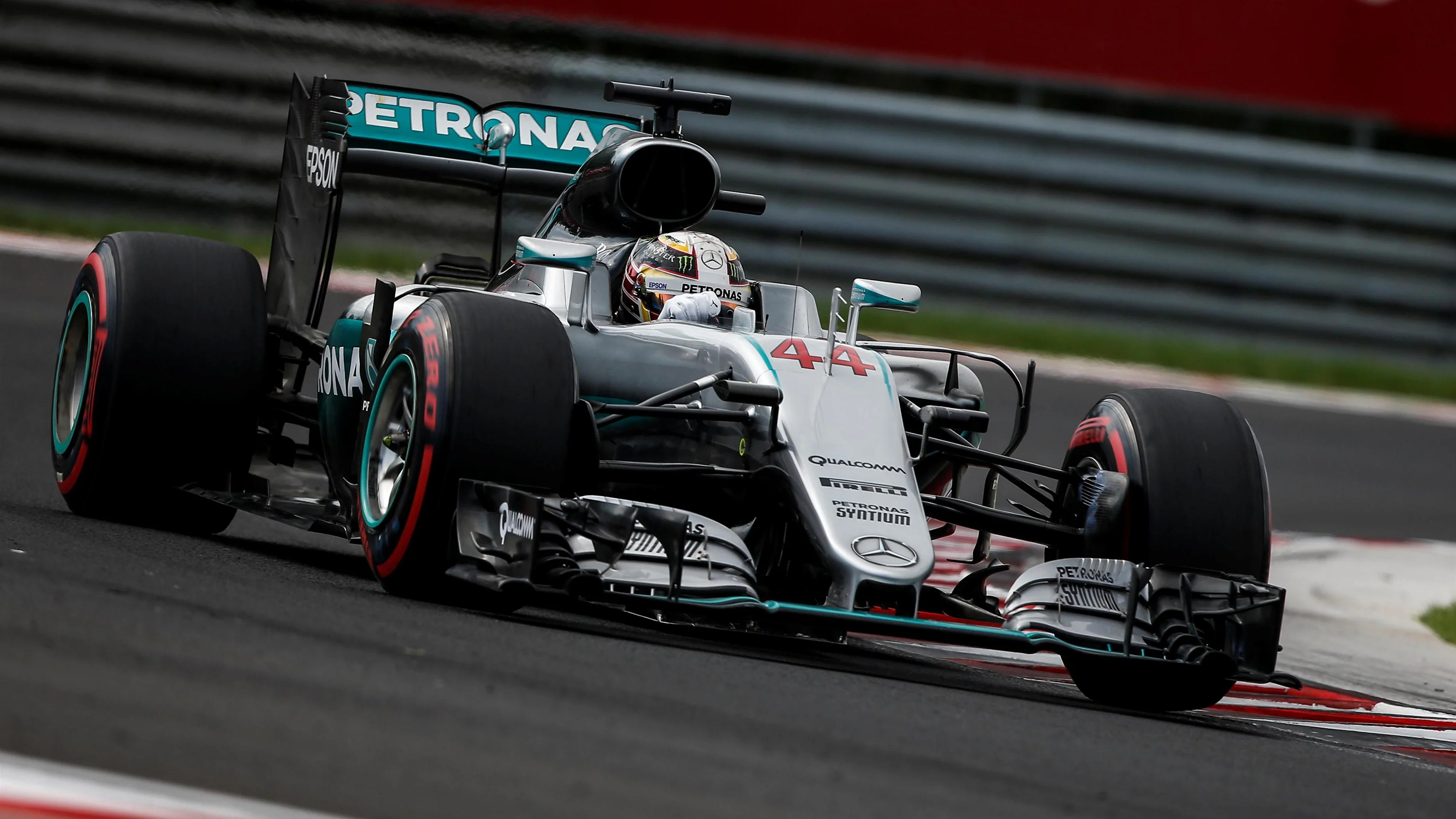 Lewis Hamilton (GBR) Mercedes-Benz F1 W07 Hybrid at Formula One World Championship, Rd11, Hungarian Grand Prix, Qualifying, Hungaroring, Hungary, Saturday 23 July 2016. © Sutton Images