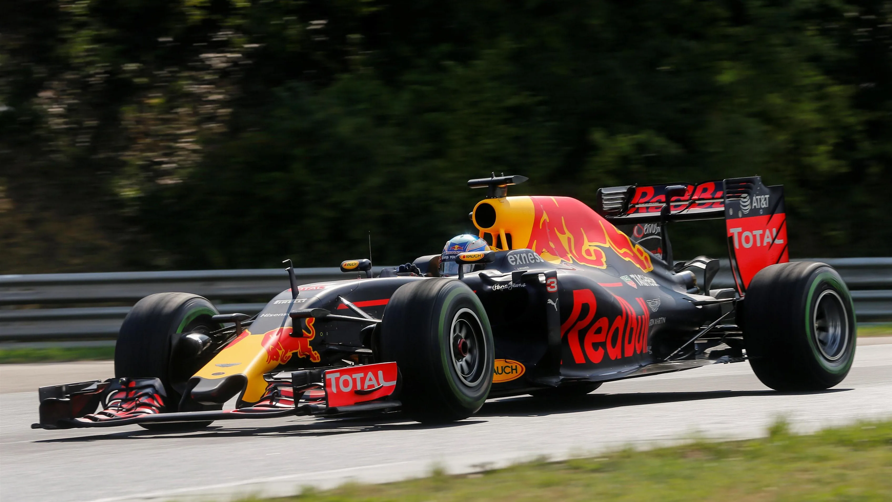 Daniel Ricciardo (AUS) Red Bull Racing RB12 at Formula One World Championship, Rd11, Hungarian