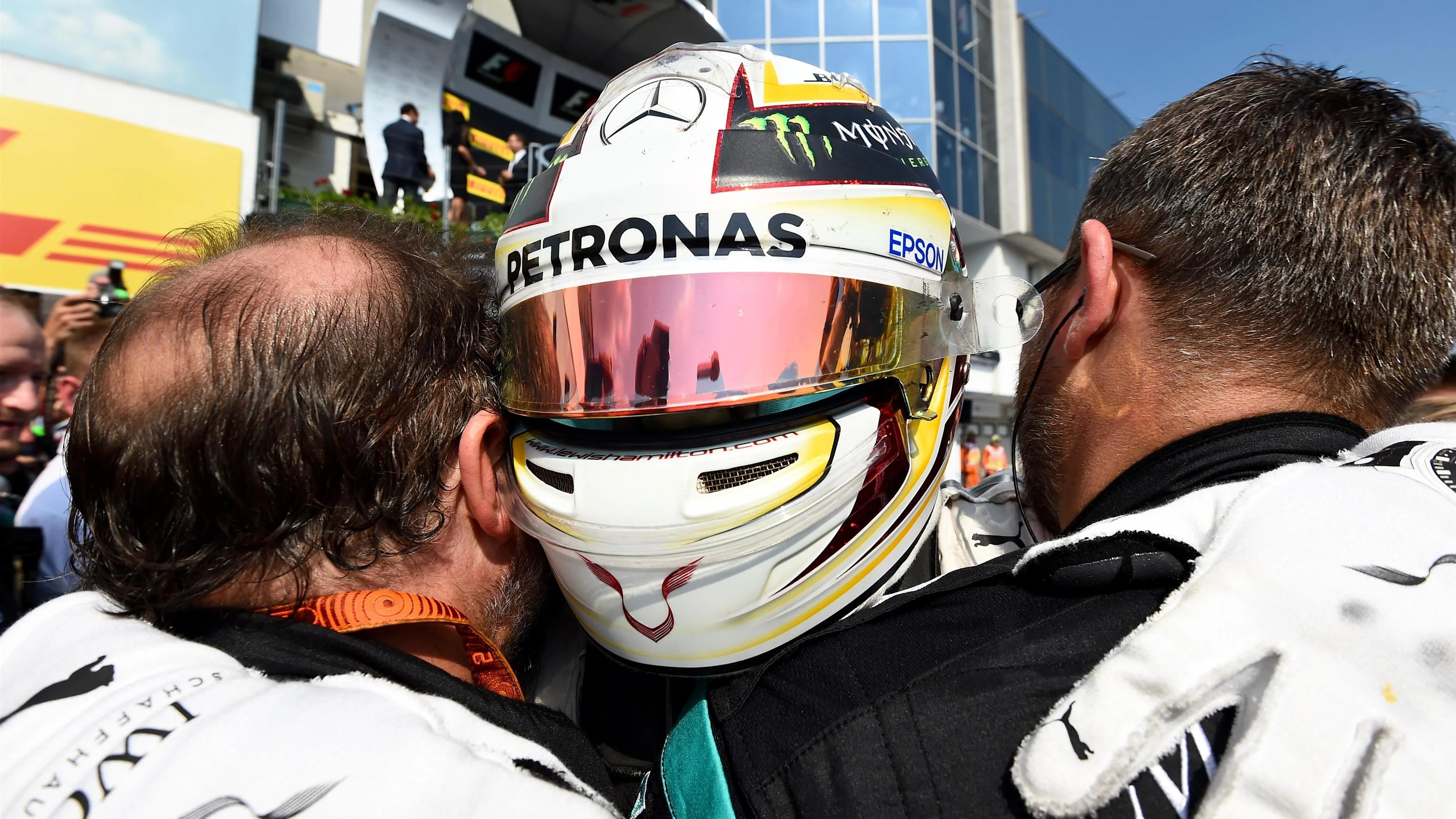Race winner Lewis Hamilton (GBR) Mercedes AMG F1 celebrates in parc ferme with the team at Formula