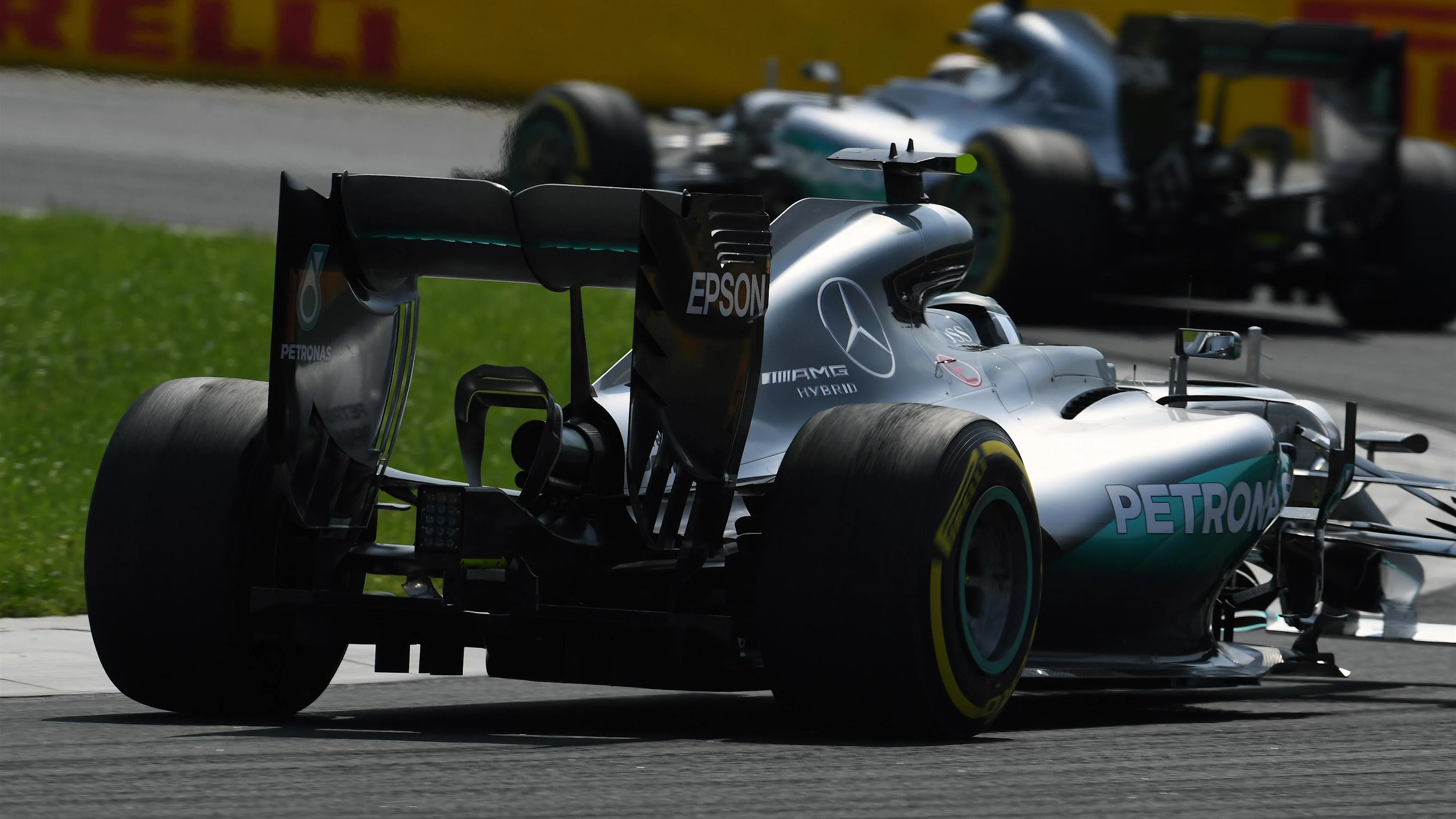 Nico Rosberg (GER) Mercedes-Benz F1 W07 Hybrid and Lewis Hamilton (GBR) Mercedes-Benz F1 W07 Hybrid