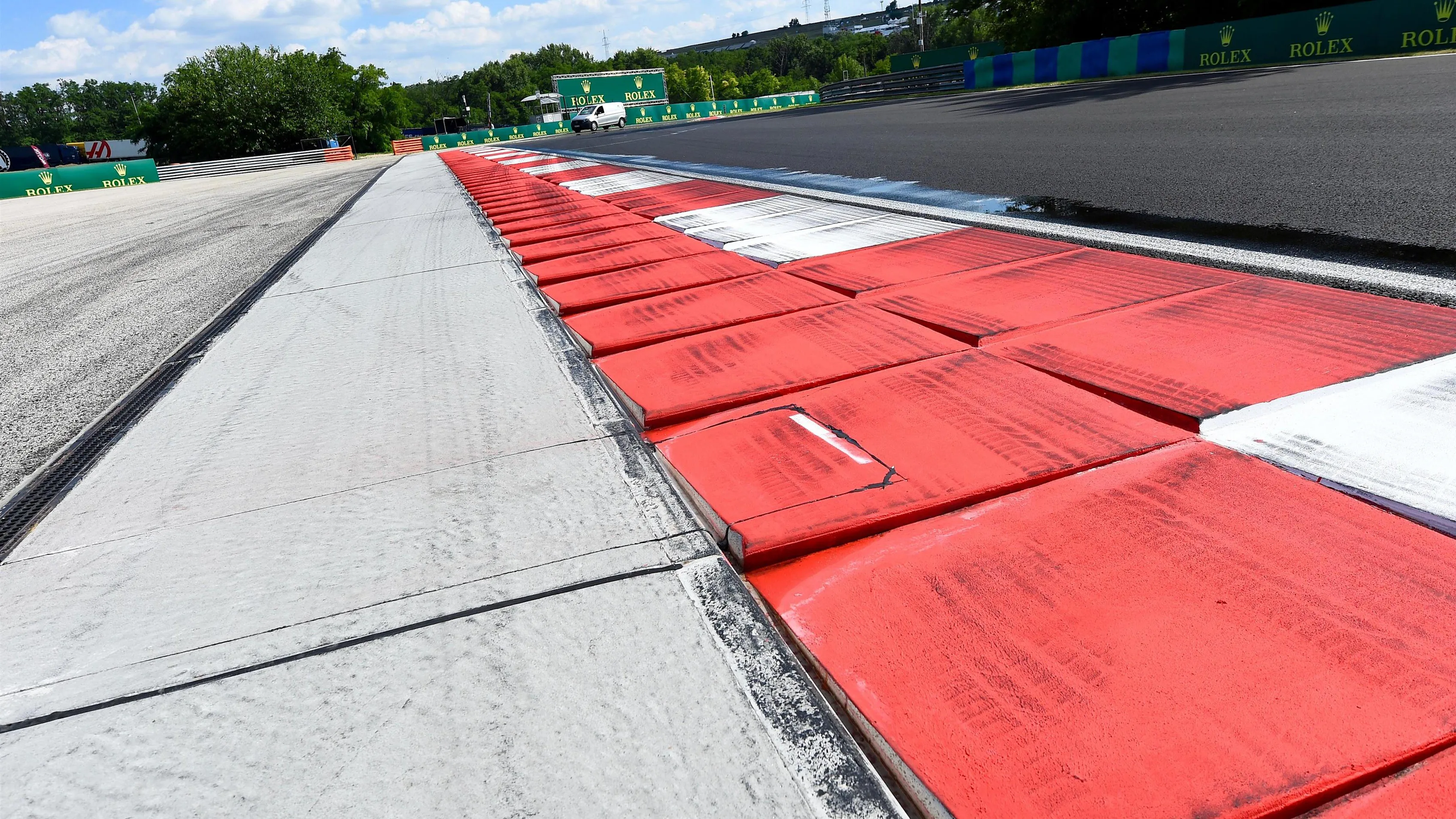 Kerbs with sensors to monitor track limits at Formula One World Championship, Rd11, Preparations,