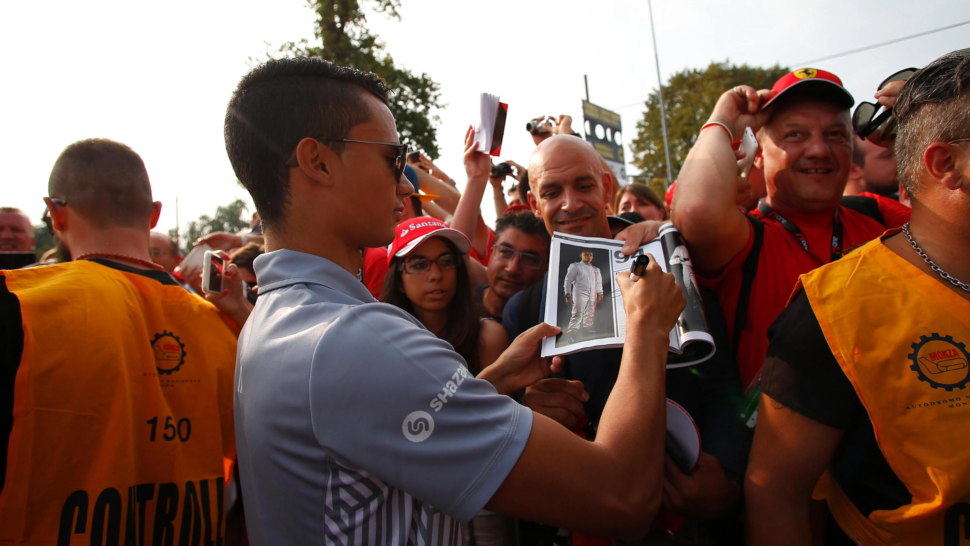 Pascal Wehrlein (GER) Manor Racing signs autographs for the fans at Formula One World Championship, Rd14, Italian Grand Prix, Qualifying, Monza, Italy, Saturday 3 September 2016. © Sutton Images