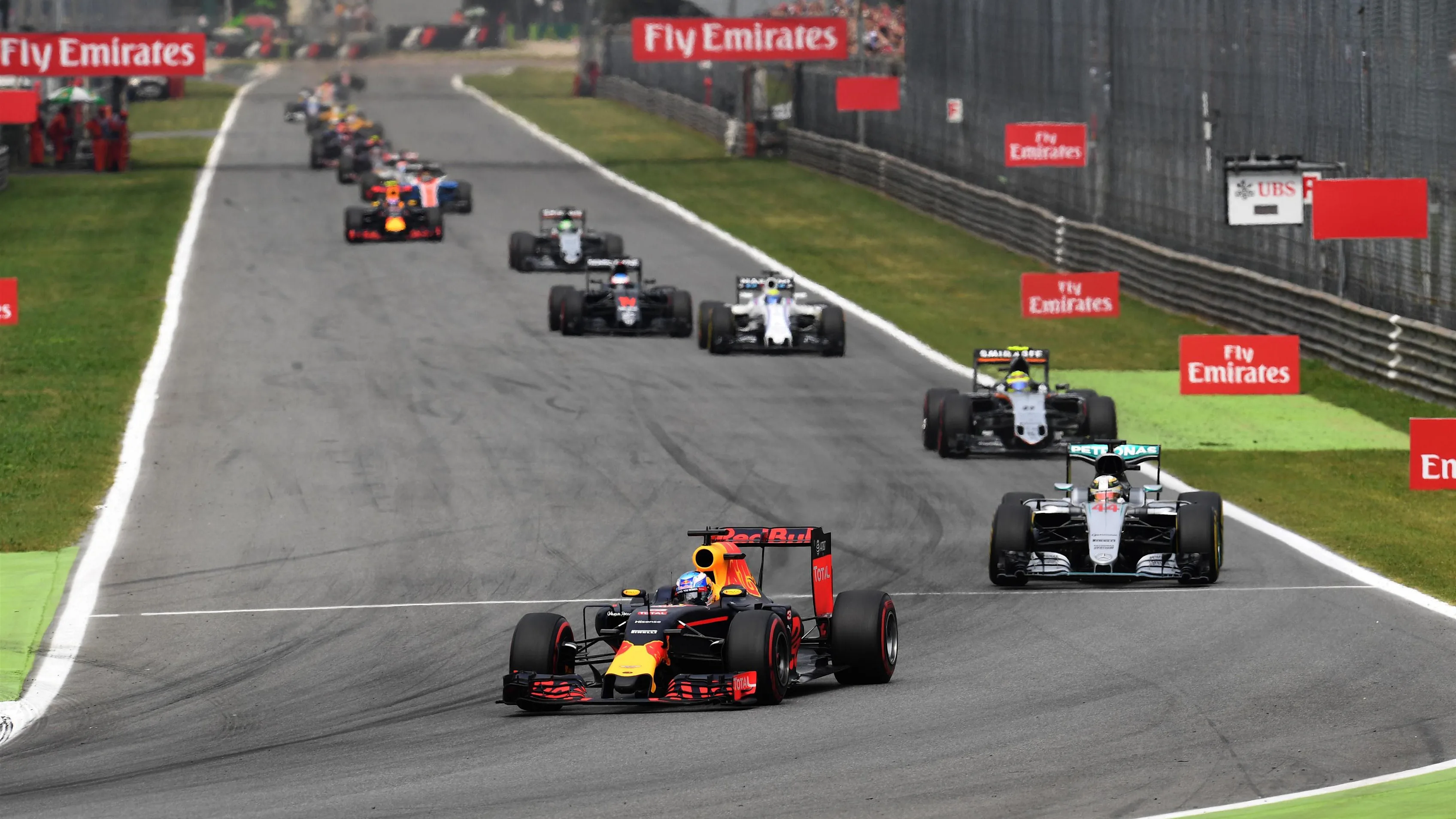 Daniel Ricciardo (AUS) Red Bull Racing RB12 at Formula One World Championship, Rd14, Italian Grand
