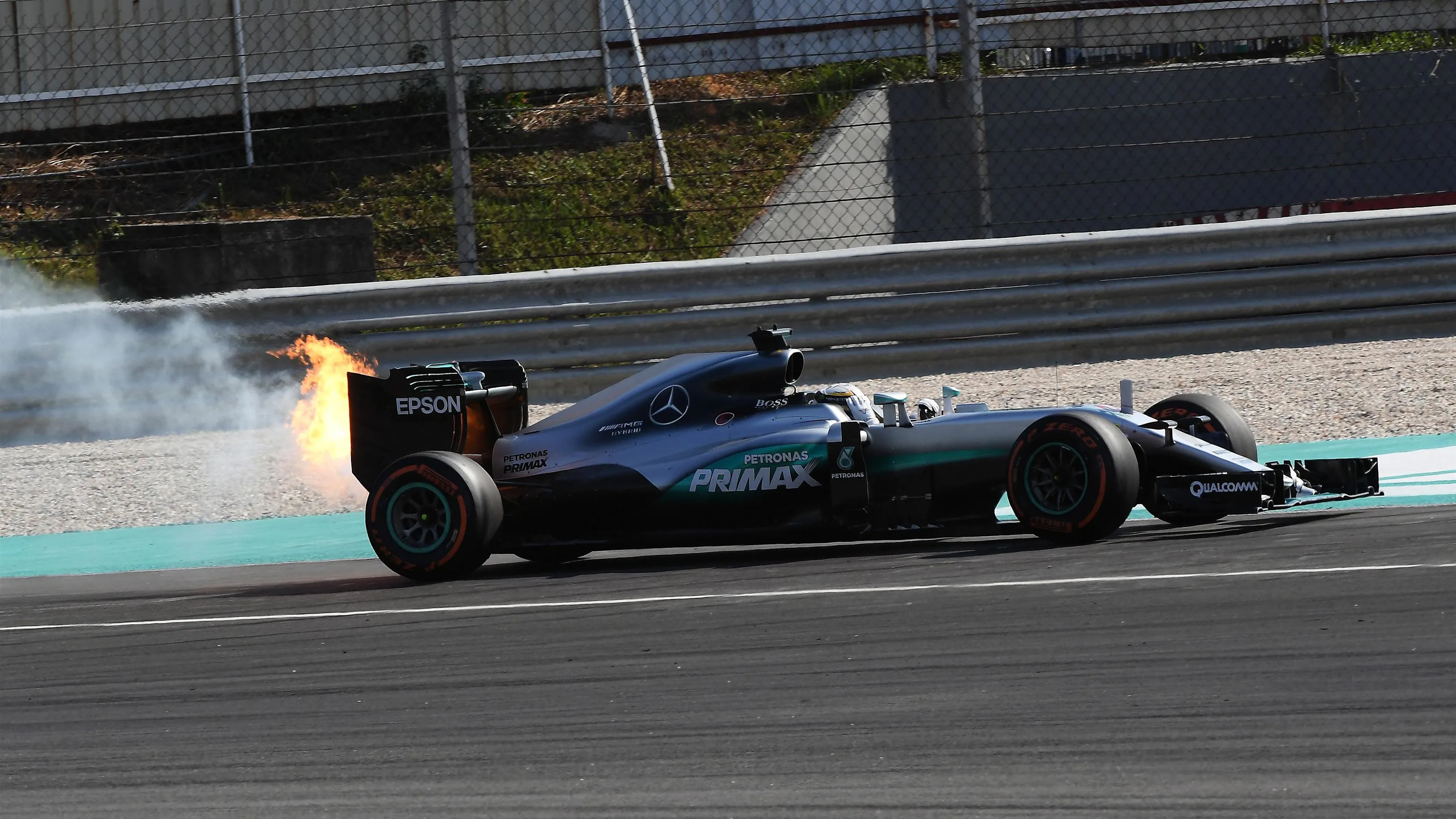 Lewis Hamilton (GBR) Mercedes-Benz F1 W07 Hybrid suffers an engine failure at Formula One World