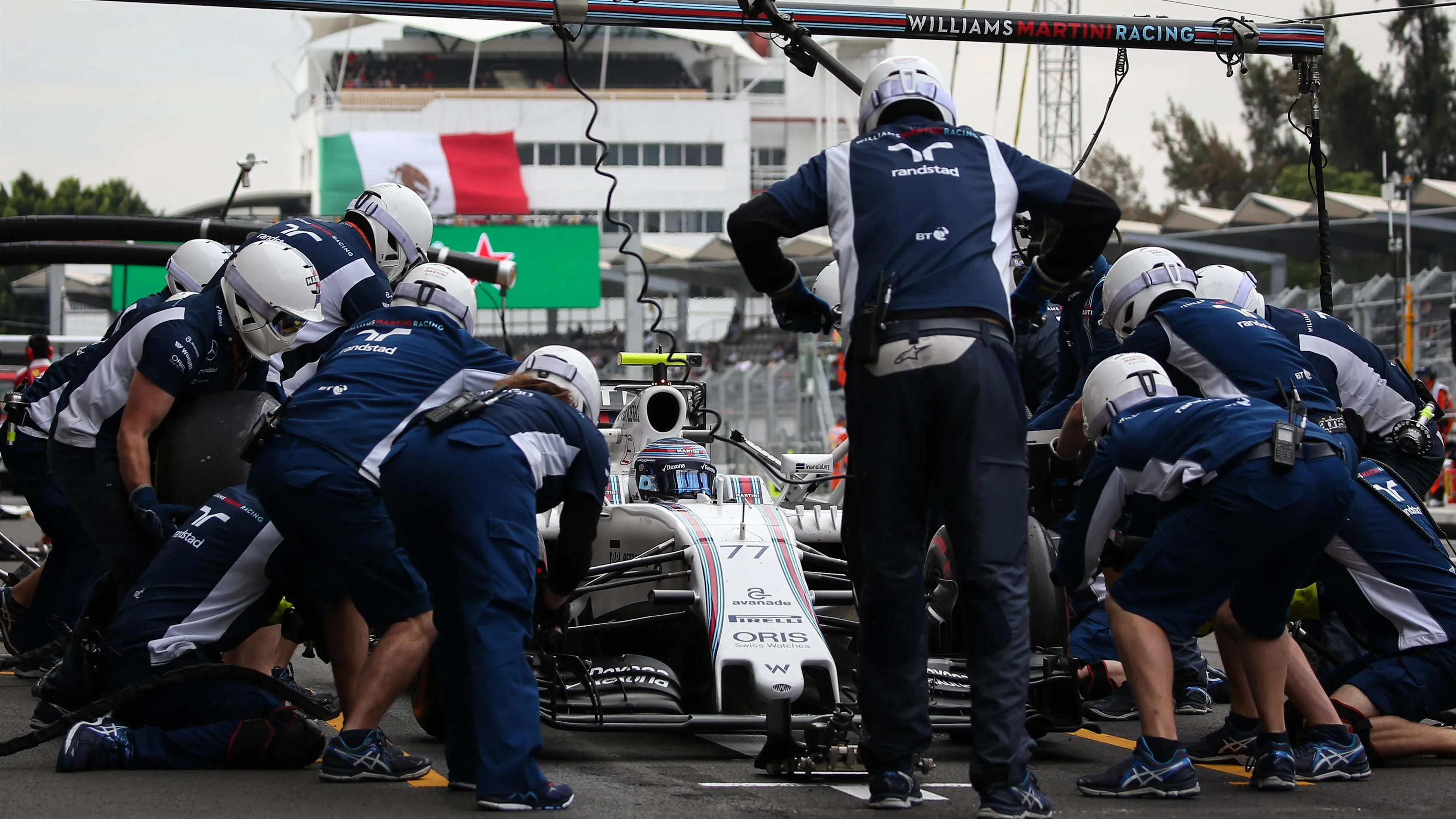Valtteri Bottas (FIN) Williams FW38 makes a practice pitstop at Formula One World Championship, Rd19, Mexican Grand Prix, Practice, Circuit Hermanos Rodriguez, Mexico City, Mexico, Friday 28 October 2016. © Sutton Images