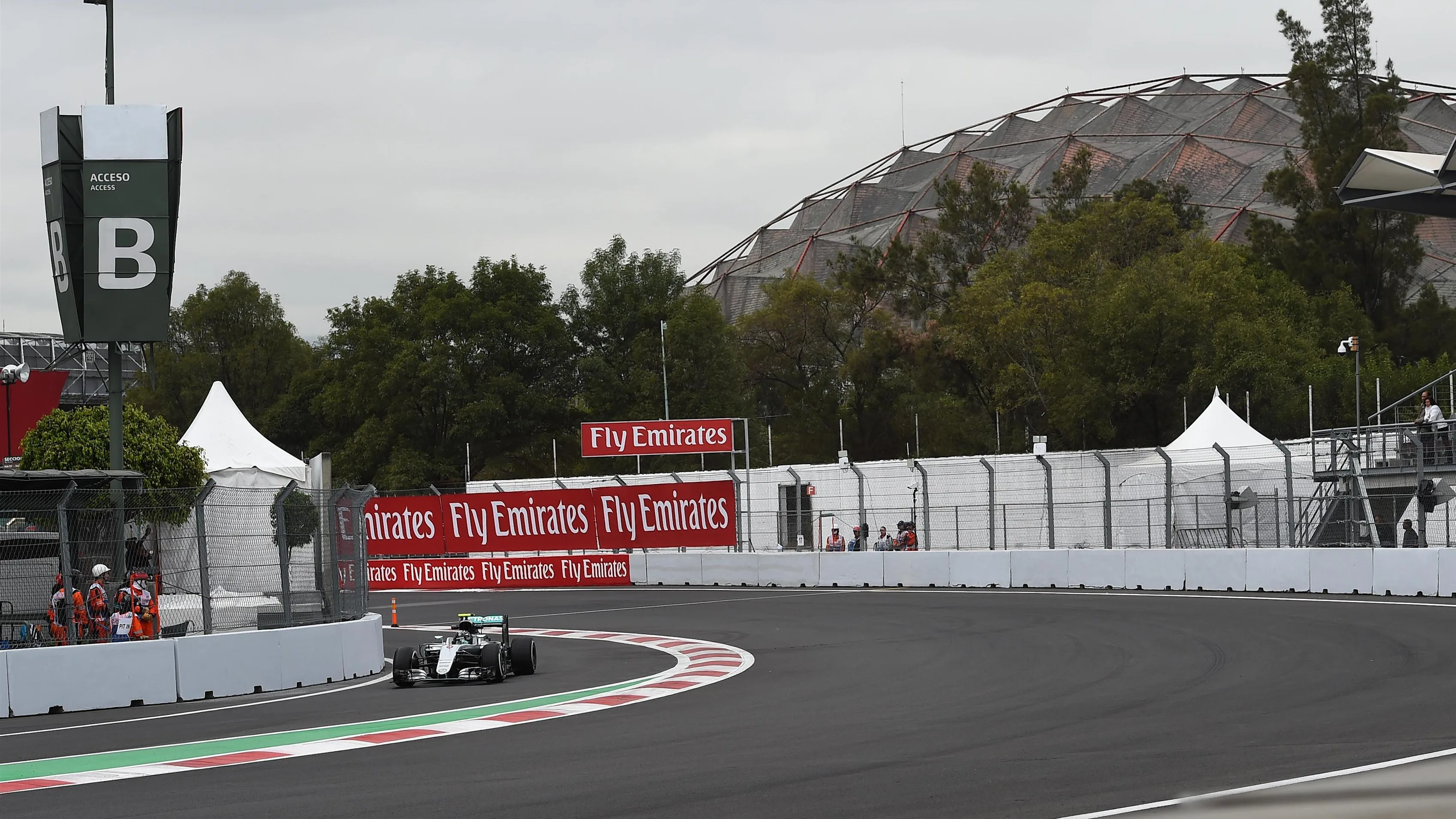 Nico Rosberg (GER) Mercedes-Benz F1 W07 Hybrid at Formula One World Championship, Rd19, Mexican Grand Prix, Practice, Circuit Hermanos Rodriguez, Mexico City, Mexico, Friday 28 October 2016. © Sutton Images