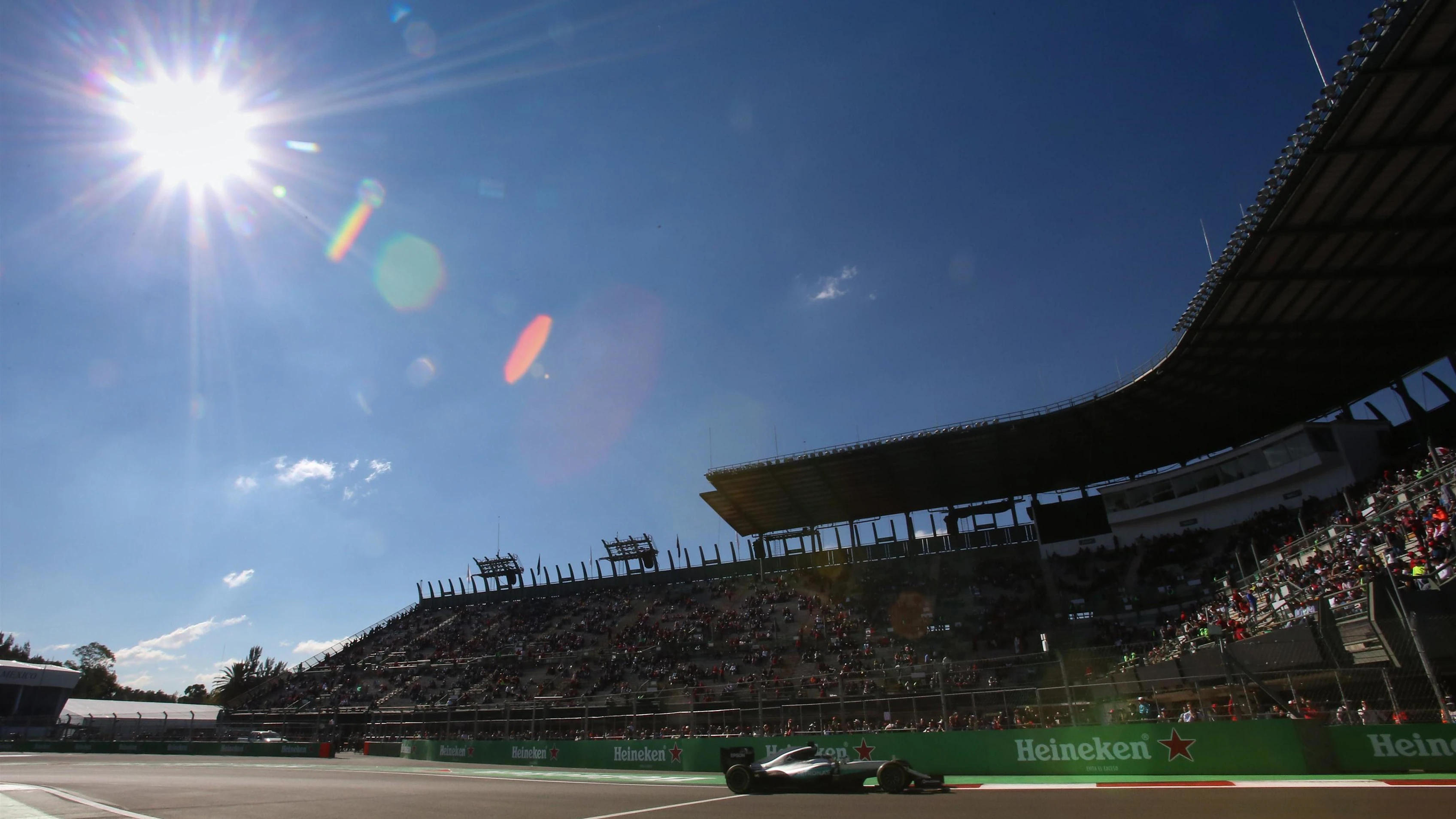 Lewis Hamilton (GBR) Mercedes-Benz F1 W07 Hybrid at Formula One World Championship, Rd19, Mexican Grand Prix, Qualifying, Circuit Hermanos Rodriguez, Mexico City, Mexico, Saturday 29 October 2016. © Sutton Images