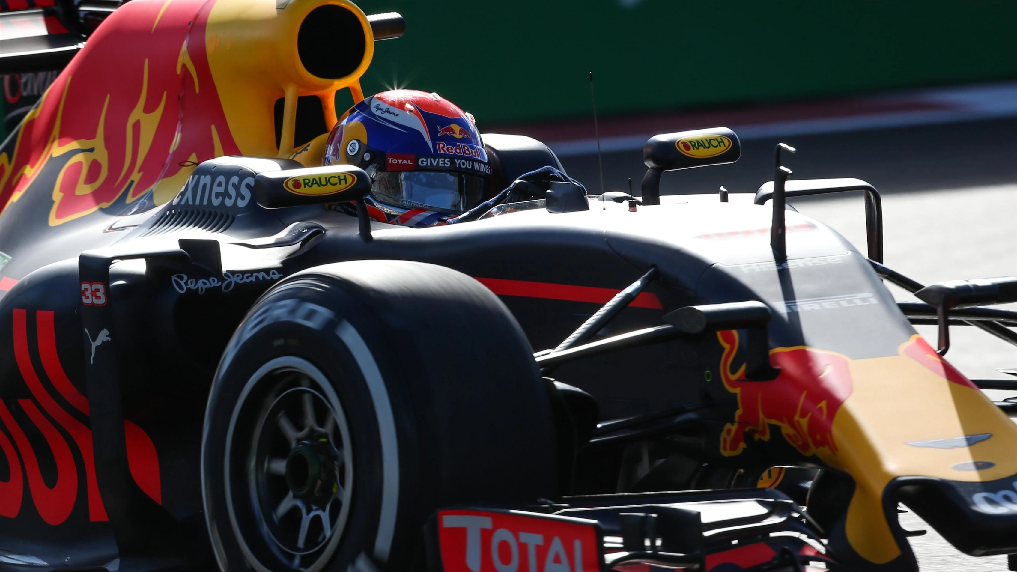 Max Verstappen (NED) Red Bull Racing RB12 at Formula One World Championship, Rd19, Mexican Grand