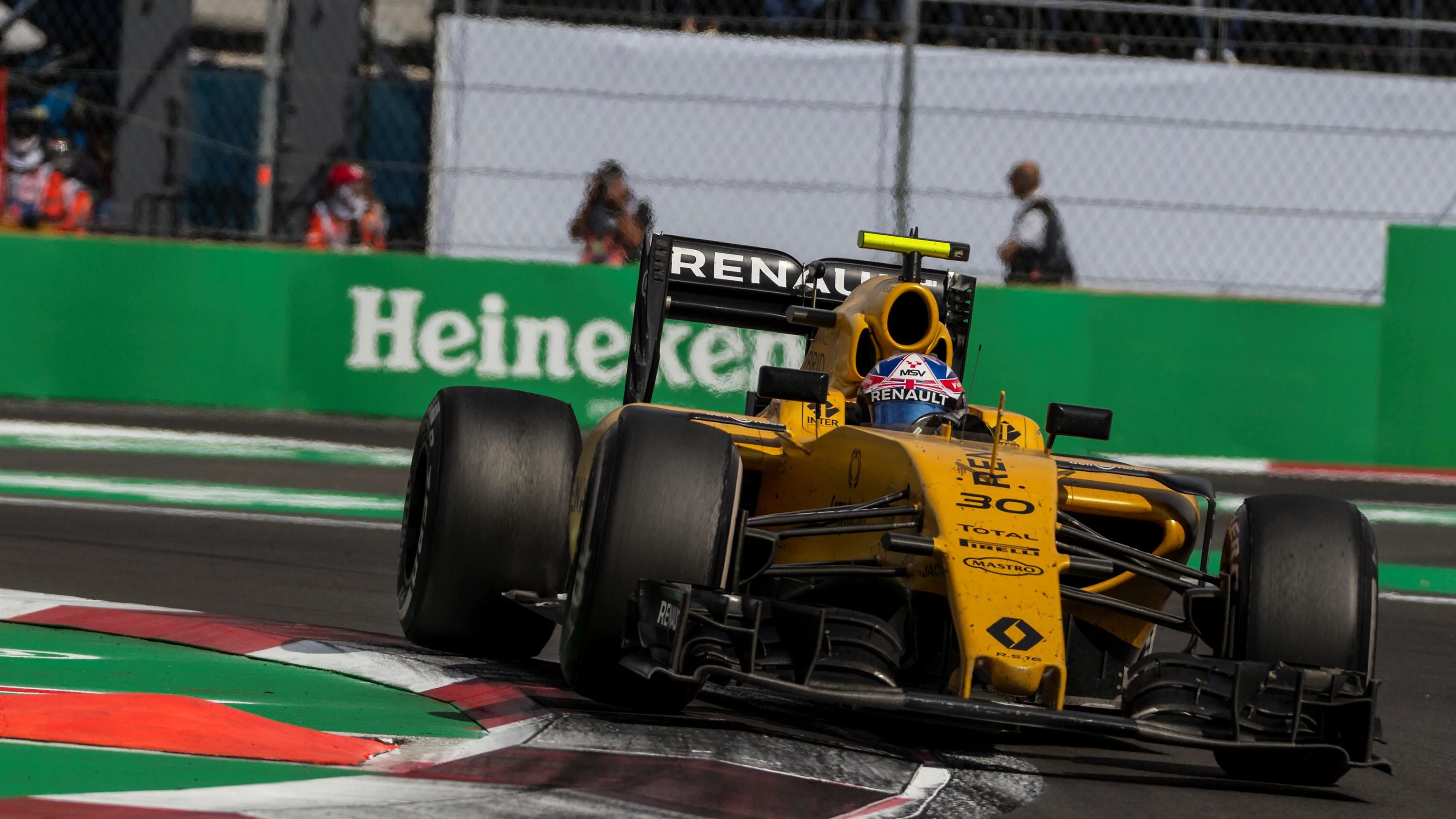 Jolyon Palmer (GBR) Renault Sport F1 Team RS16 at Formula One World Championship, Rd19, Mexican