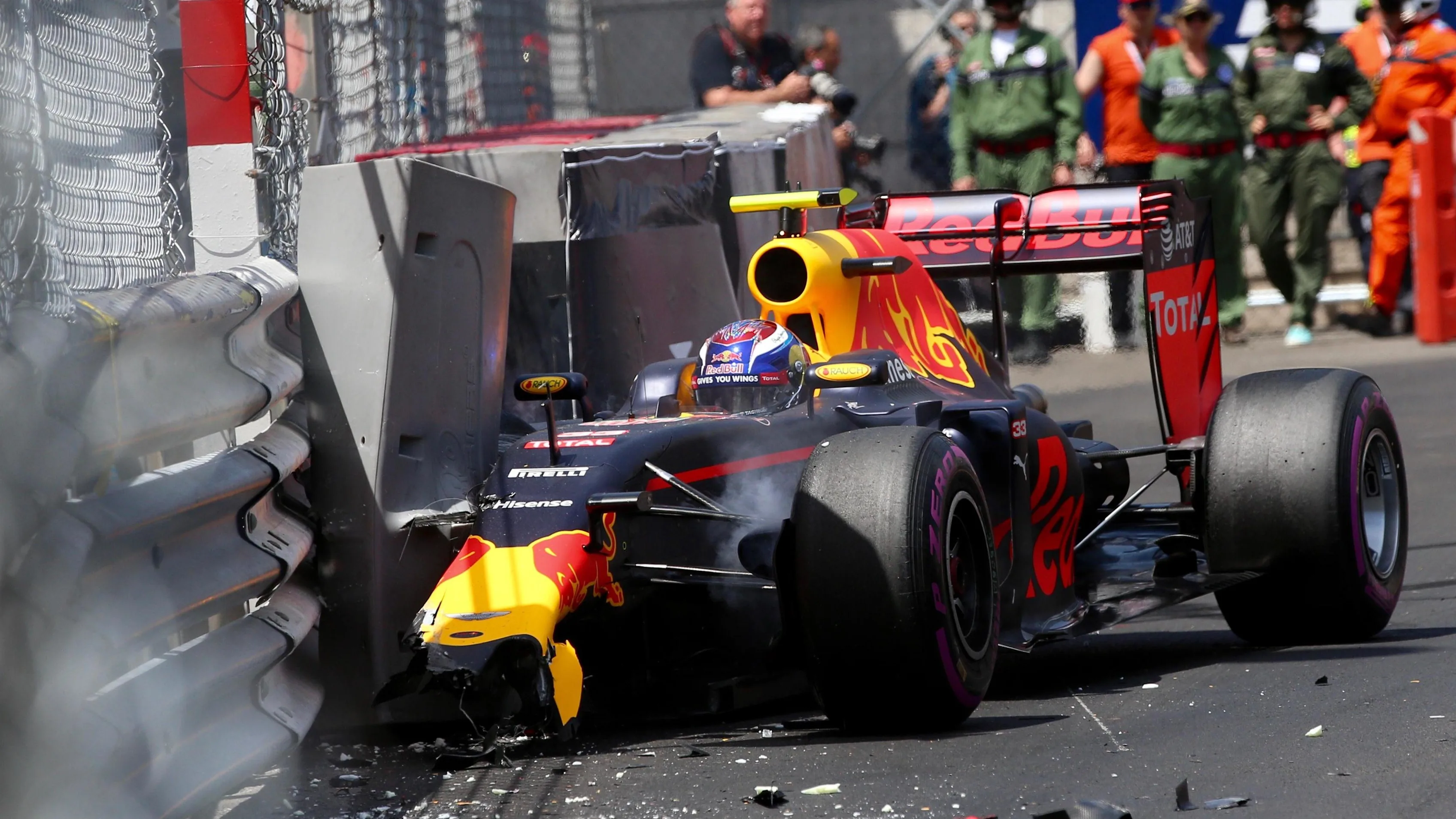 Max Verstappen (NED) Red Bull Racing RB12 crashes in Q1 at Formula One World Championship, Rd6,