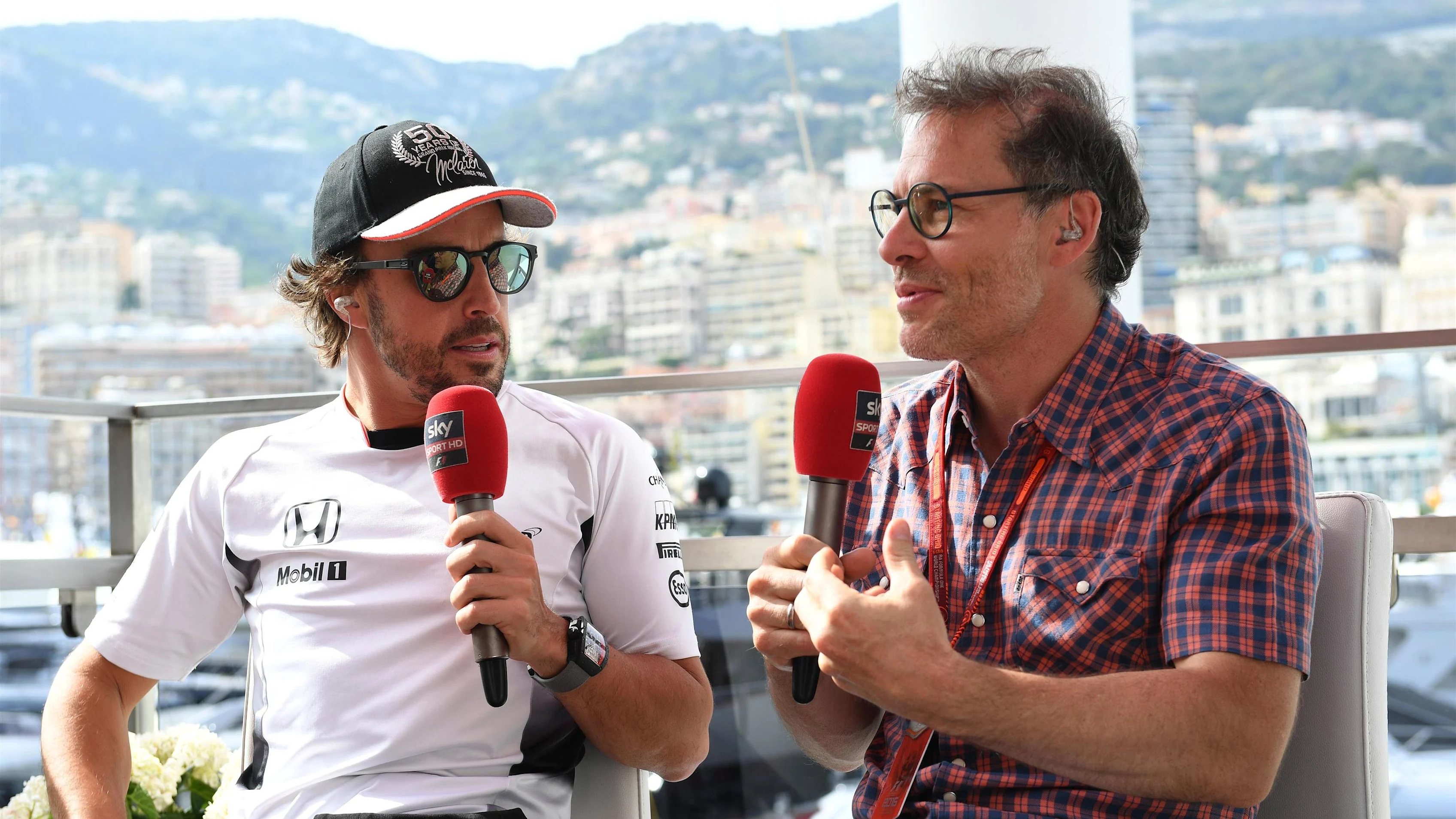 Fernando Alonso (ESP) McLaren and Jacques Villeneuve (CDN) Movistar TV at Formula One World Championship, Rd6, Monaco Grand Prix, Qualifying, Monte-Carlo, Monaco, Saturday 28 May 2016. © Sutton Images