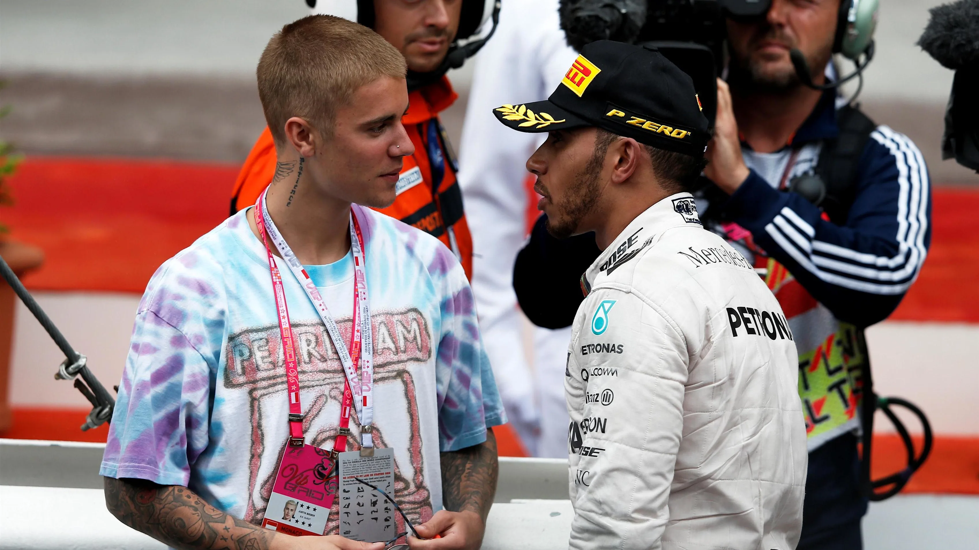 Race winner Lewis Hamilton (GBR) Mercedes AMG F1 with Justin Bieber (USA) in parc ferme at Formula One World Championship, Rd6, Monaco Grand Prix, Race, Monte-Carlo, Monaco, Sunday 29 May 2016. © Sutton Images