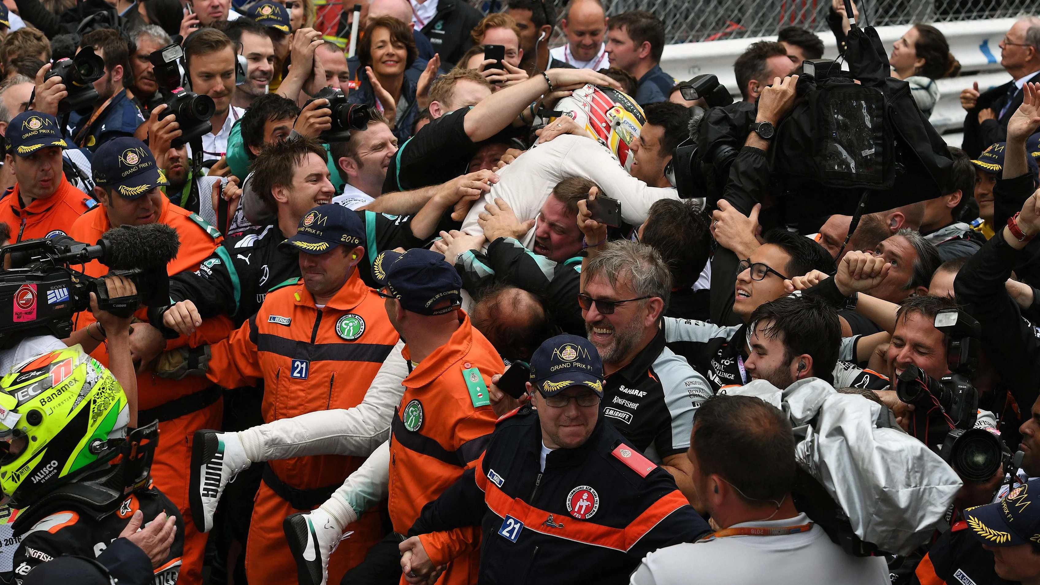 Race winner Lewis Hamilton (GBR) Mercedes AMG F1 celebrates in parc ferme at Formula One World