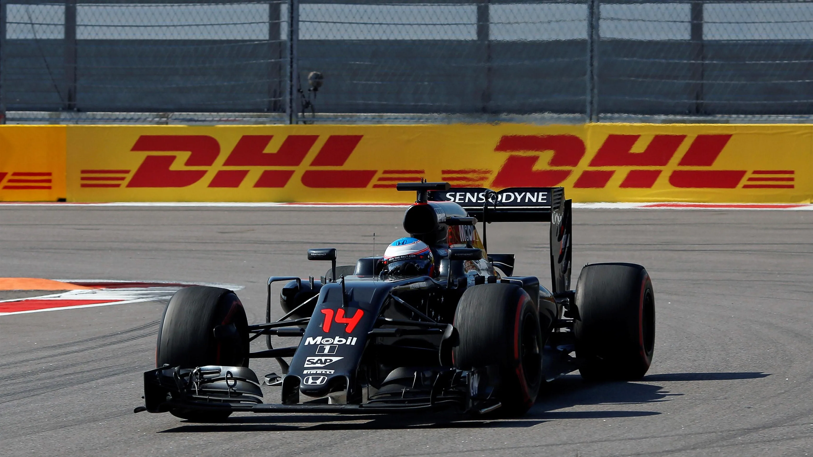 Fernando Alonso (ESP) McLaren MP4-31 at Formula One World Championship, Rd4, Russian Grand Prix,
