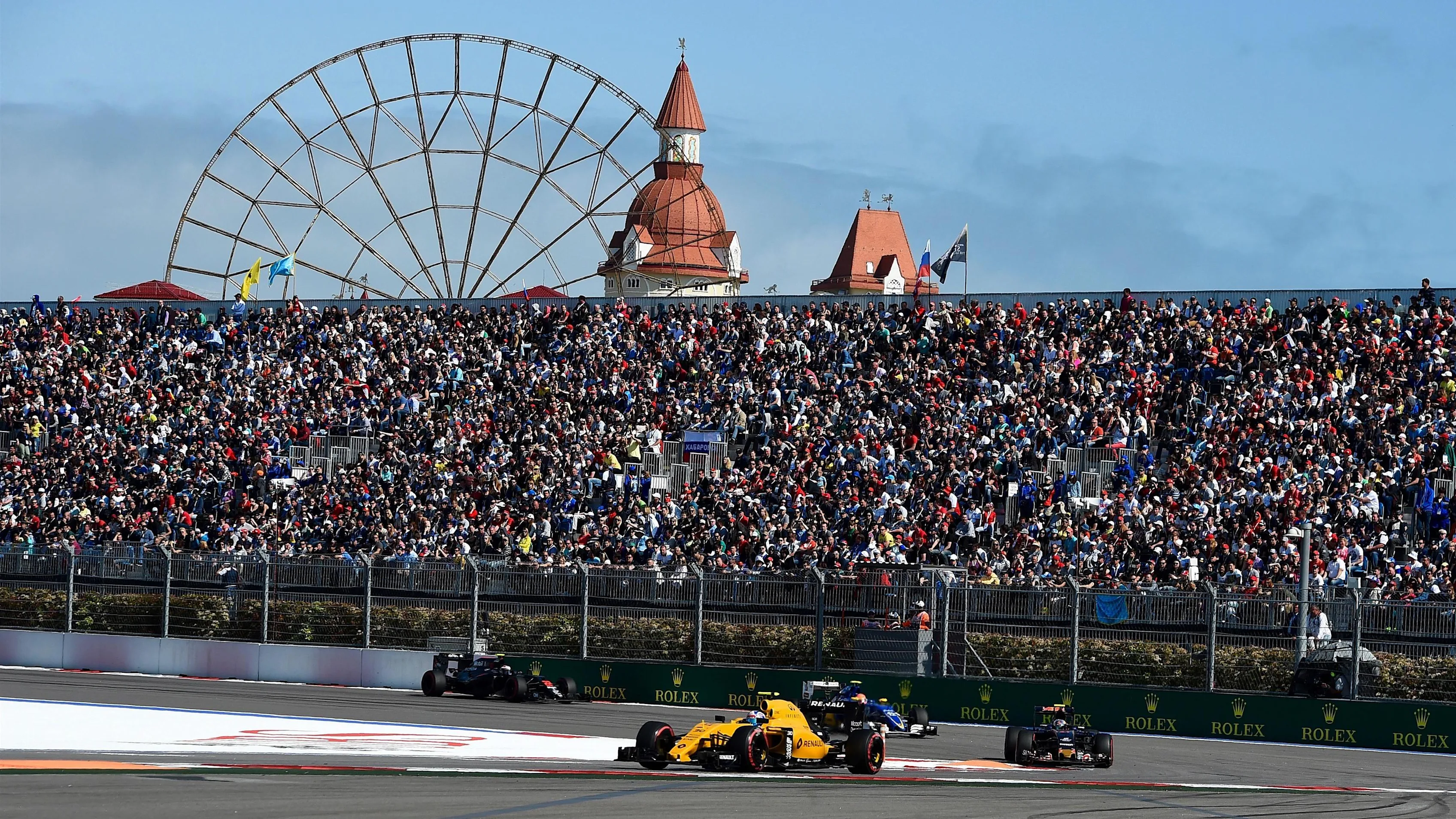 Jolyon Palmer (GBR) Renault Sport F1 Team RS16 at Formula One World Championship, Rd4, Russian
